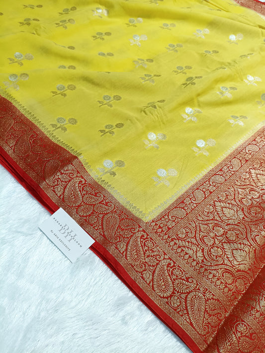 Chiniya Silk Banarasi Saree with Floral Buti Weaving and Contrast Border