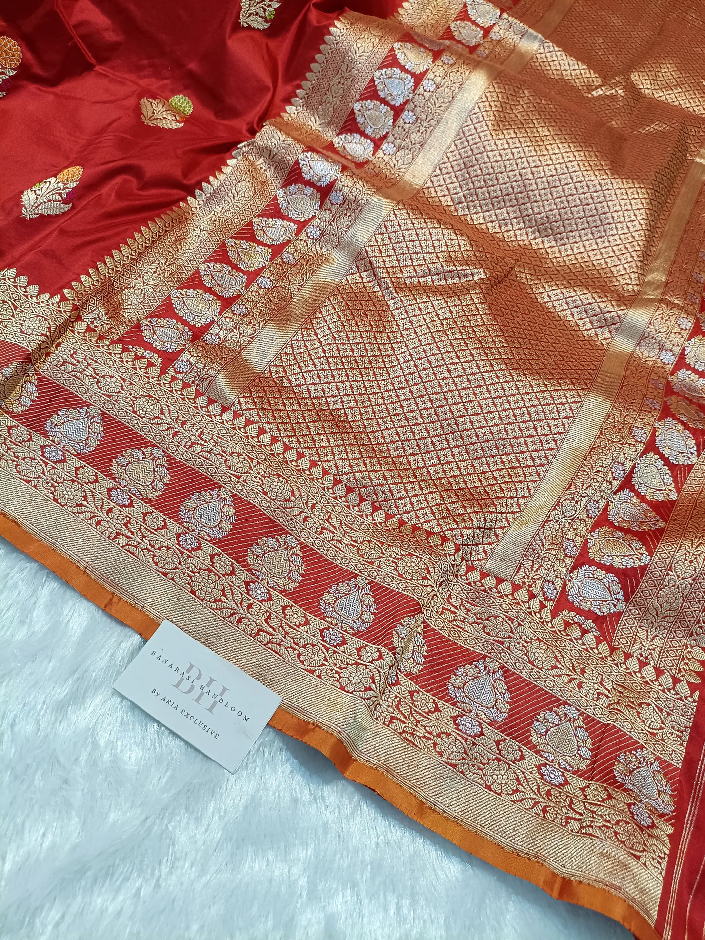 Pure Handloom Premium Katan Silk Banarasi Saree with Meenakari Flower Motifs