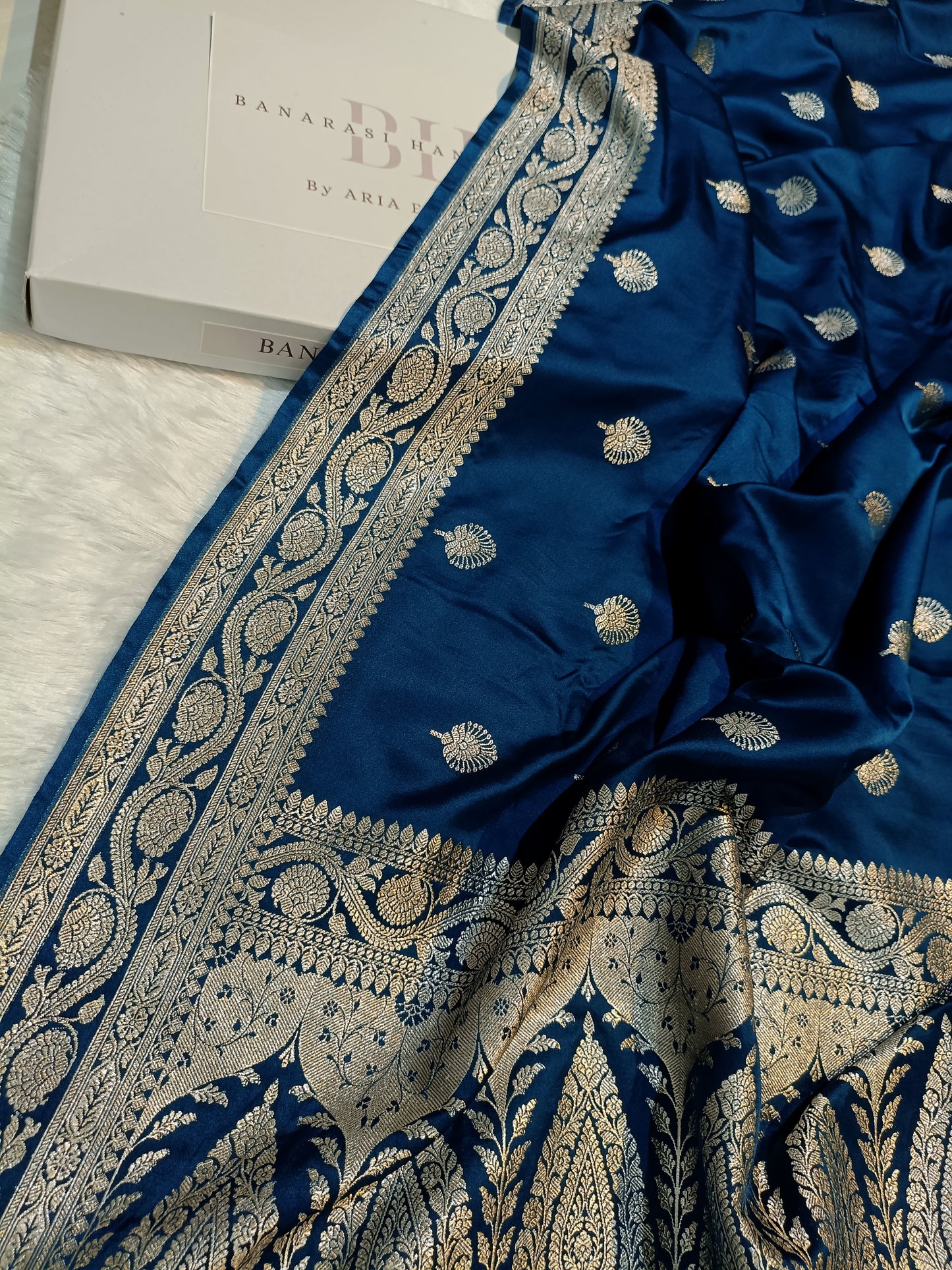 Pure Handloom Mashru Katan Silk Banarasi Saree with Floral Booti and Rich Floral Border Weaving