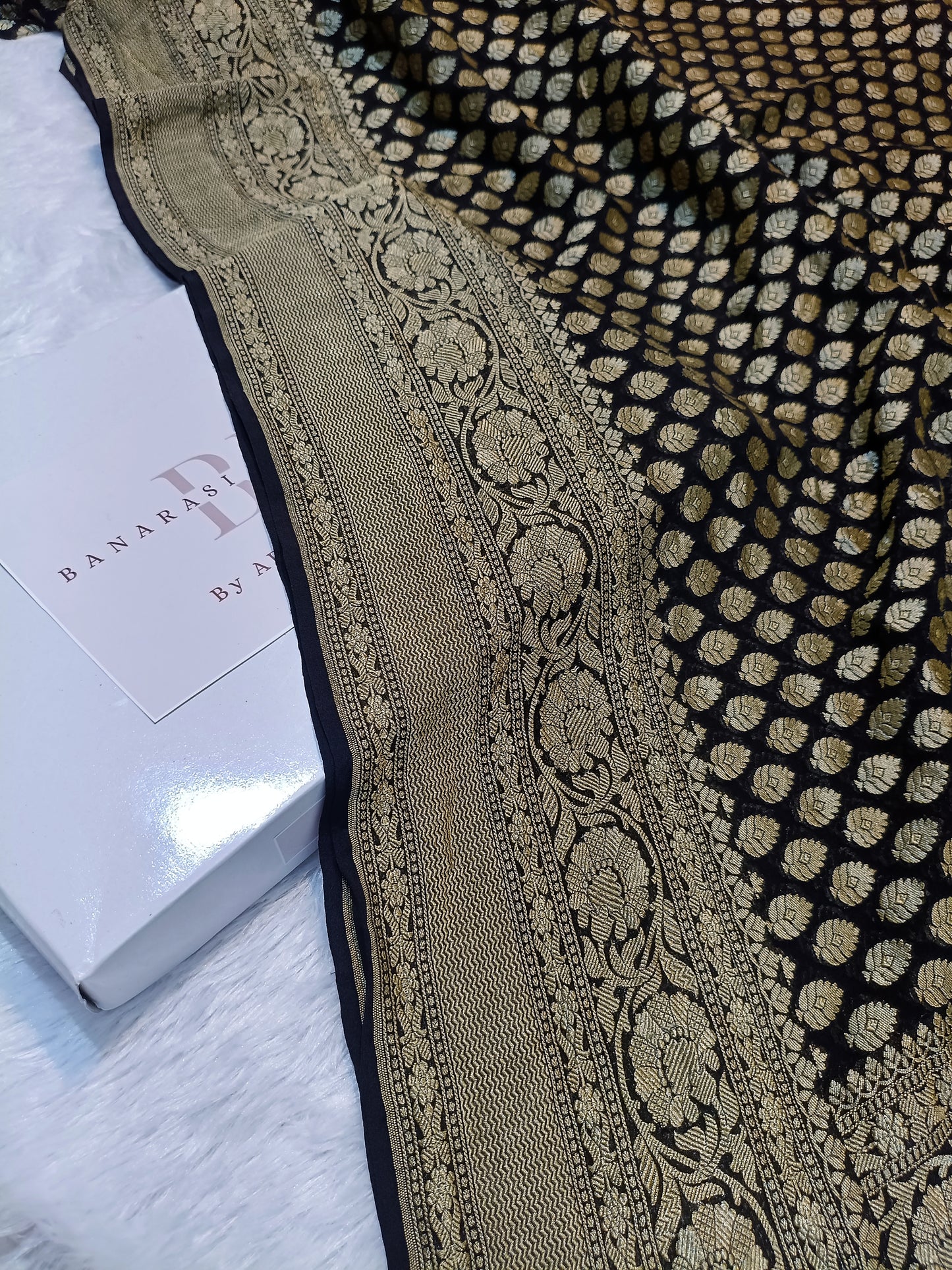 Pure Handloom Khaddi Chiffon Banarasi Saree with Floral Booti and Jangla Pallu