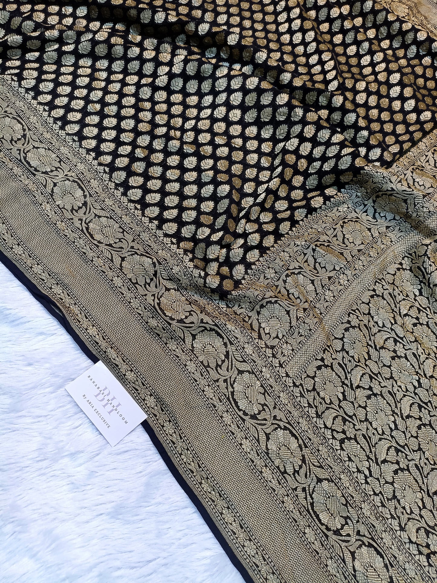 Pure Handloom Khaddi Chiffon Banarasi Saree with Floral Booti and Jangla Pallu
