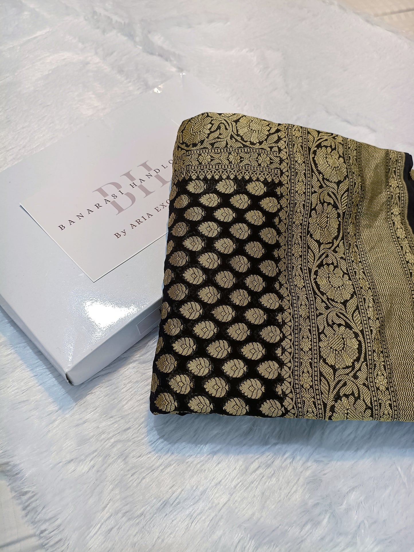 Pure Handloom Khaddi Chiffon Banarasi Saree with Floral Booti and Jangla Pallu