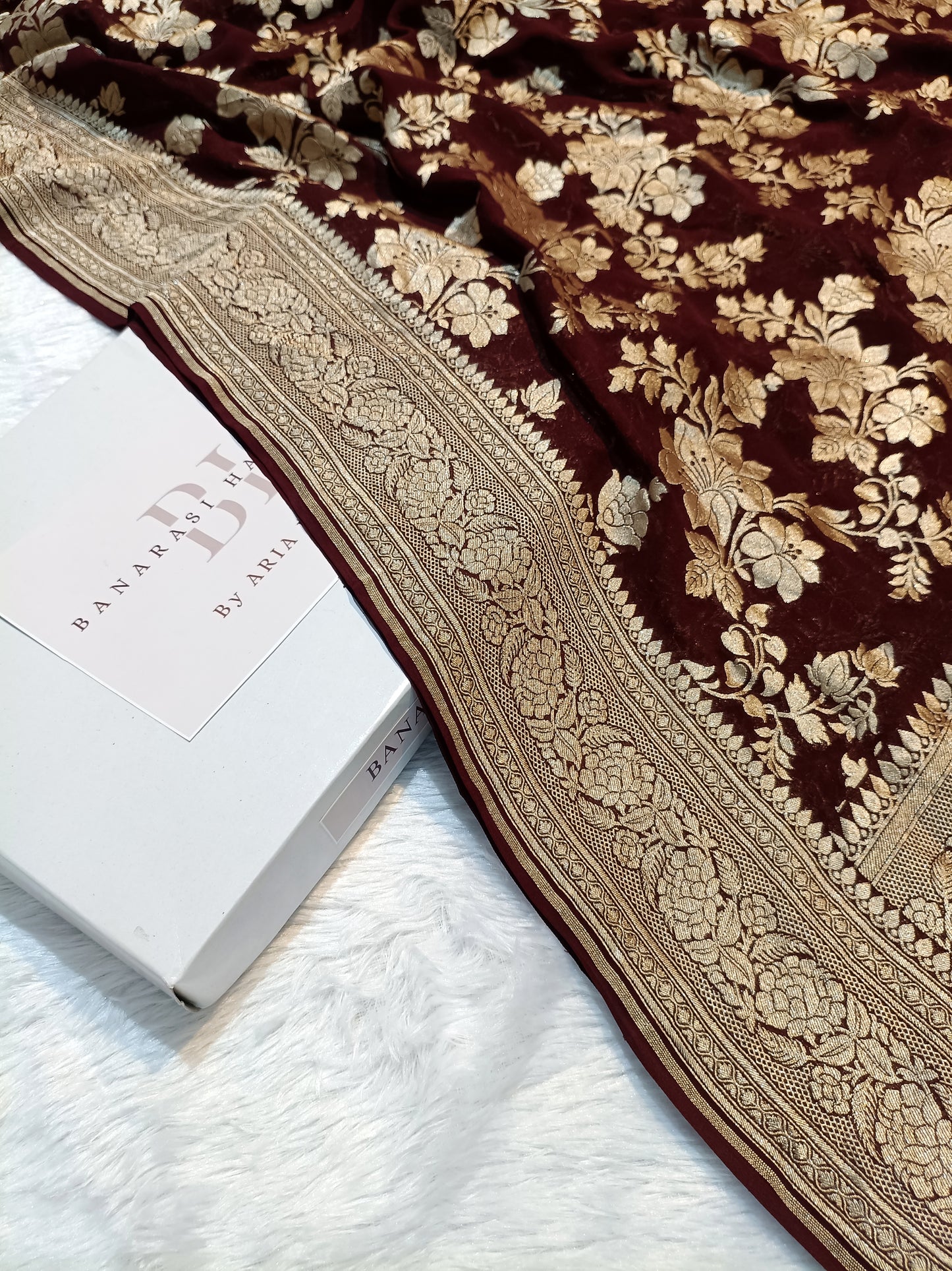 Pure Handloom Khaddi Chiffon Banarasi Saree with Floral Jangla Weaving