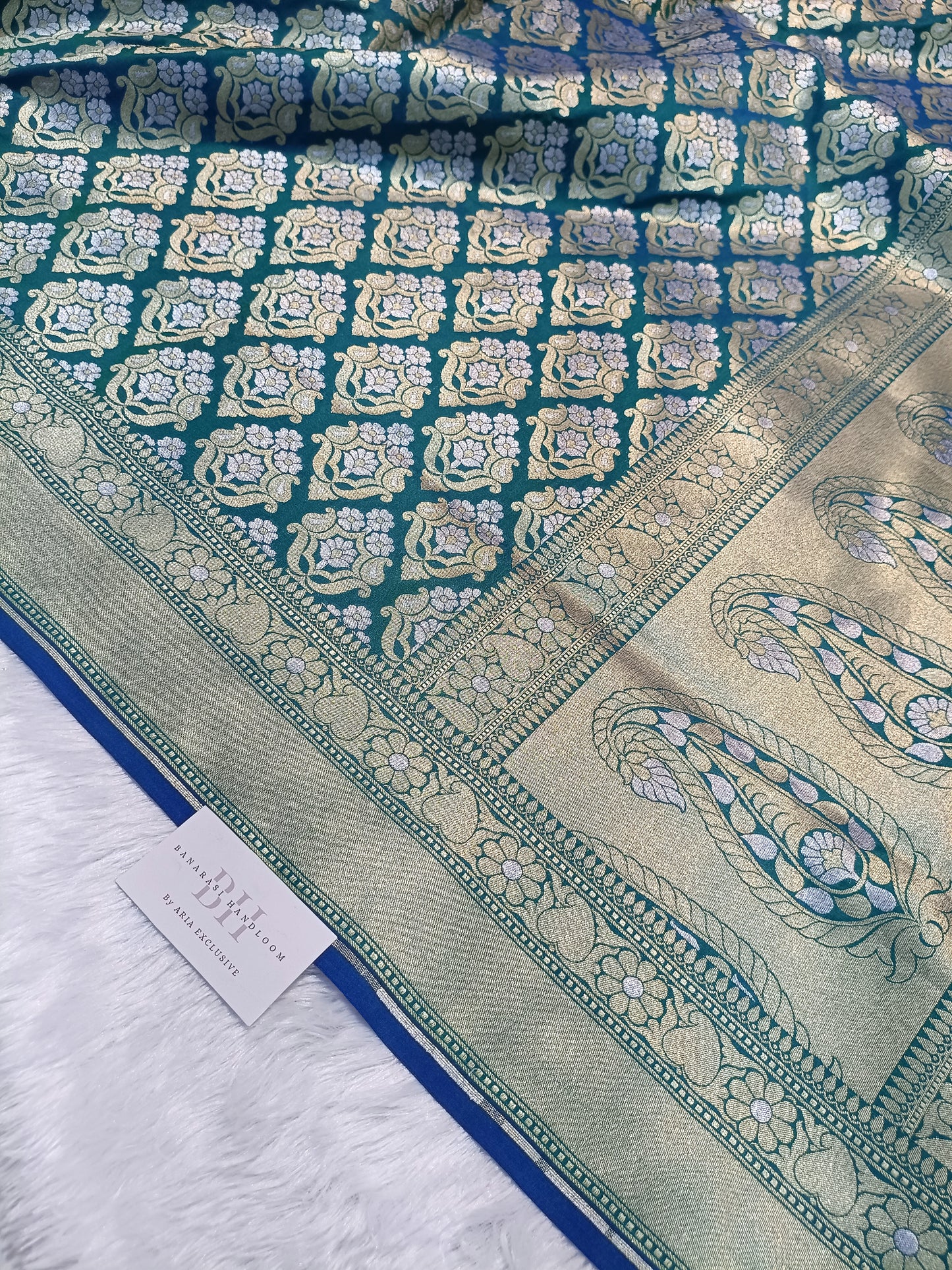 Pure Handloom Katan Silk Banarasi Saree with Meenakari Boota Weaving