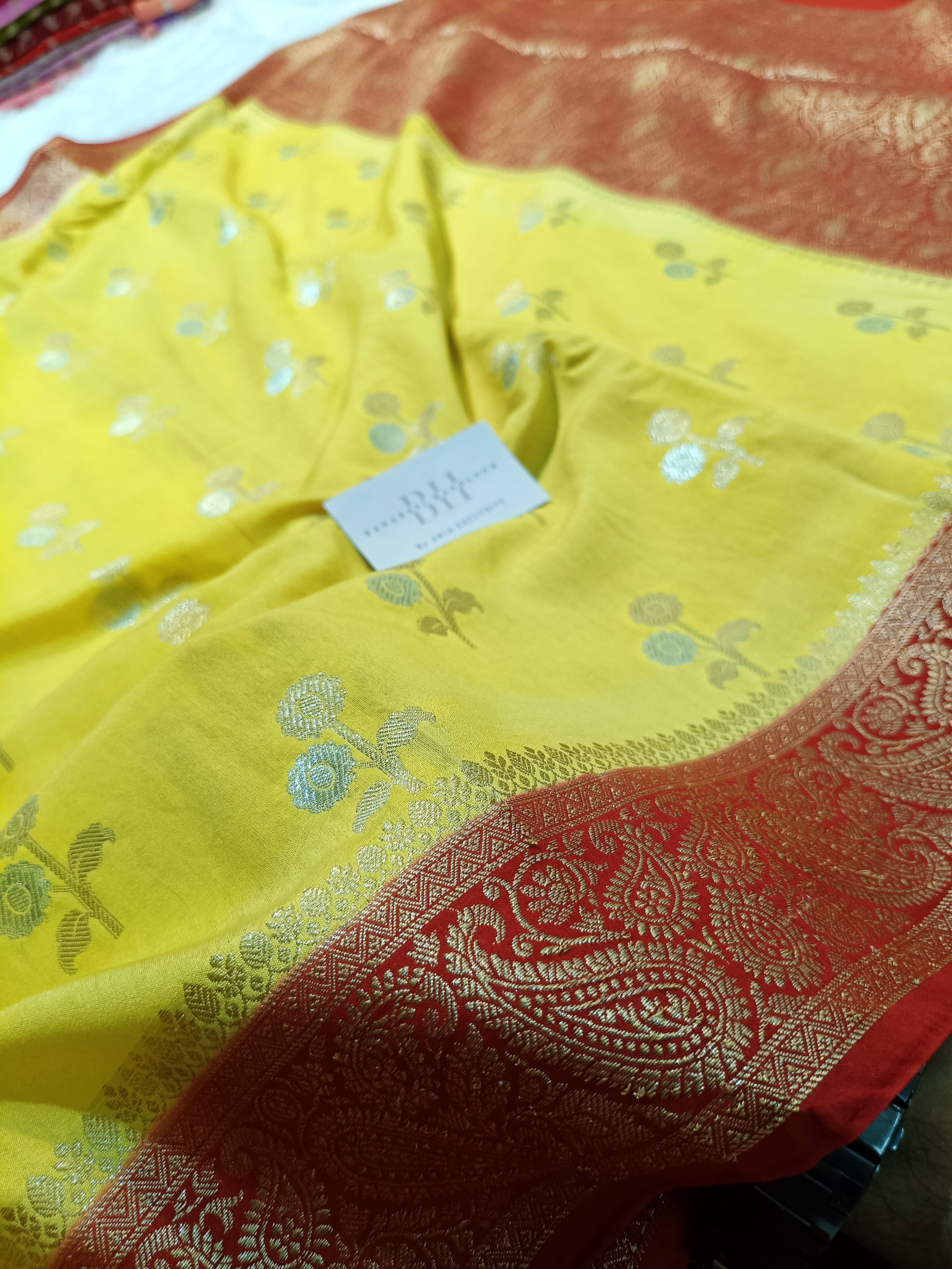 Chiniya Silk Banarasi Saree with Floral Buti Weaving and Contrast Border