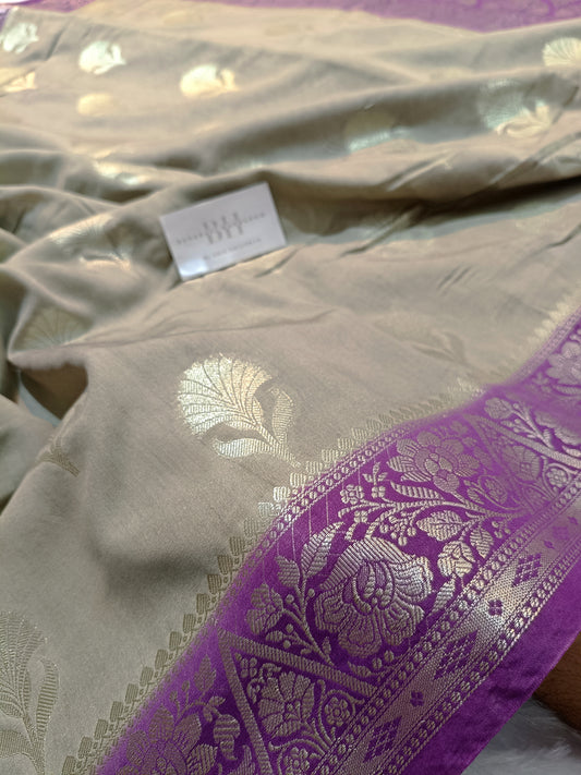 Chiniya Silk Banarasi Saree with Floral Buti & Contrast Border