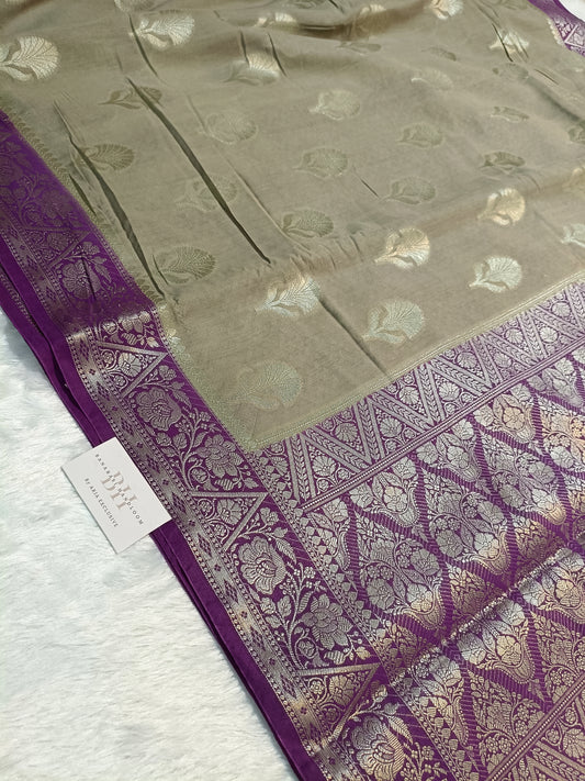 Chiniya Silk Banarasi Saree with Floral Buti & Contrast Border