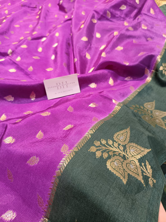 Pure Viscose Silk Banarasi Saree with Booti Design and Contrast Border