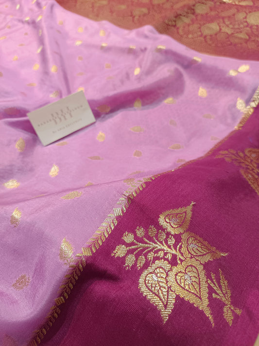Pure Viscose Silk Banarasi Saree with Booti Design and Contrast Border