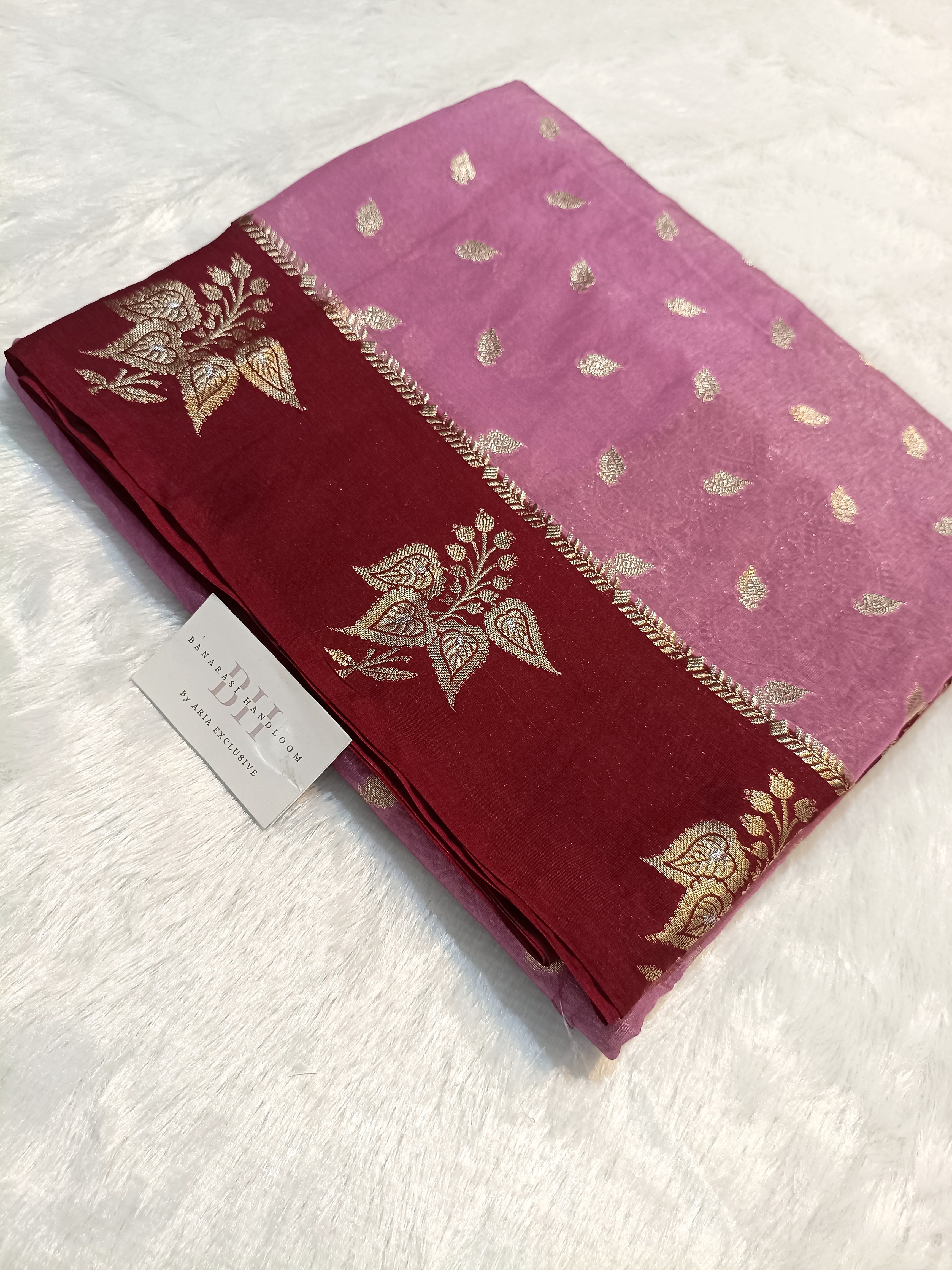 Pure Viscose Silk Banarasi Saree with Booti Design and Contrast Border