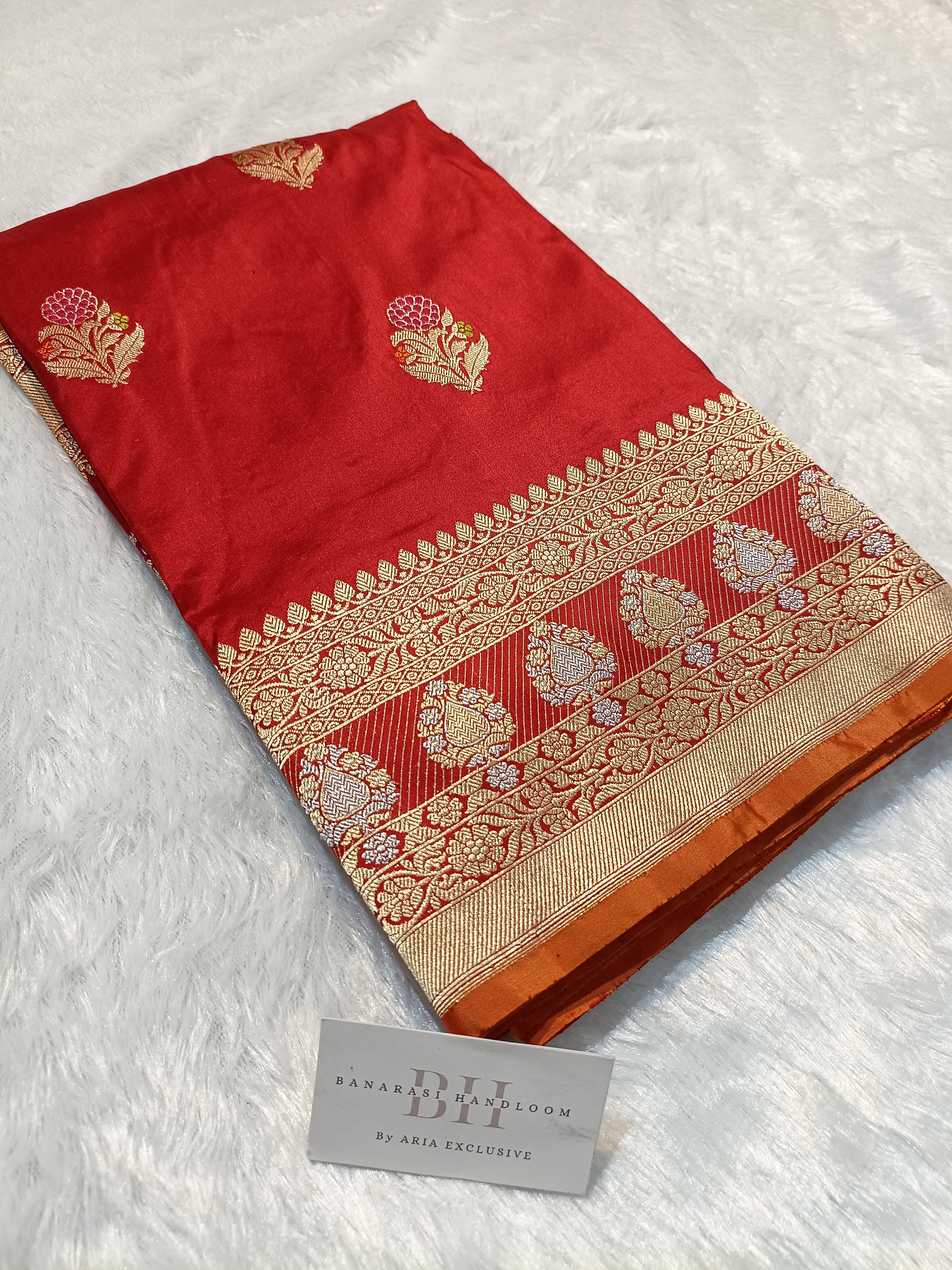 Pure Handloom Premium Katan Silk Banarasi Saree with Meenakari Flower Motifs