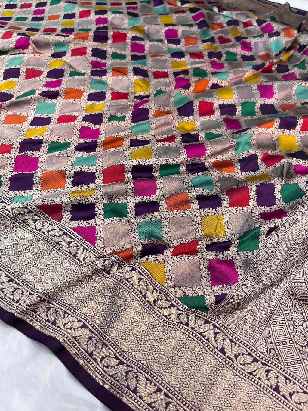 Black Shade Handwoven Pure Kataan Silk Rangkaat Banarasi