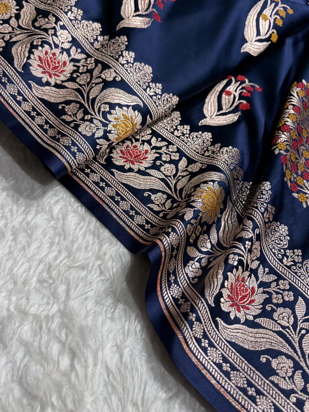 Navy Blue Shade Handwoven Kataan Mashru Silk Tilfi Meena
