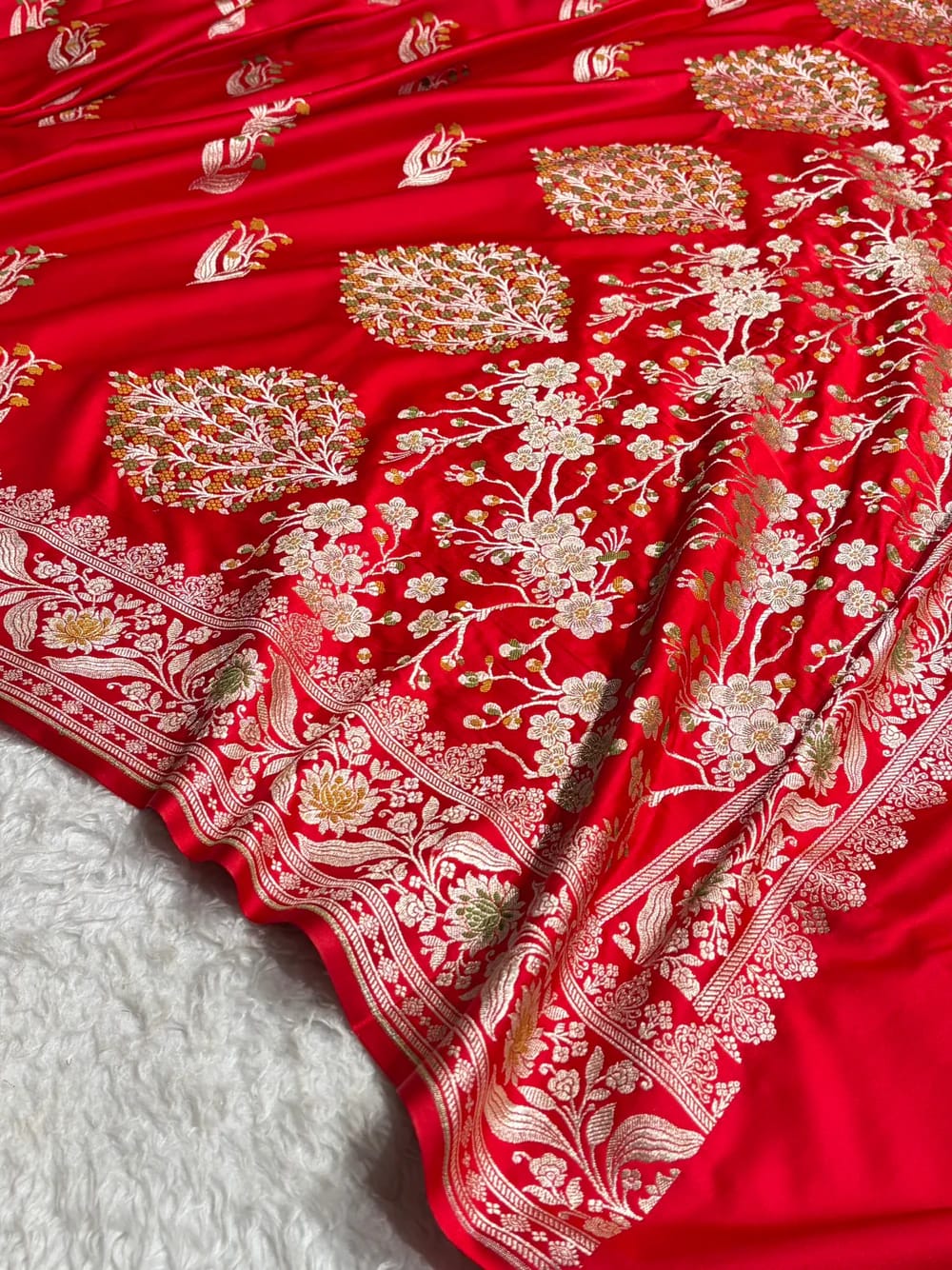 Bridal Red Shade Handwoven Kataan Mashru Silk Tilfi Meena
