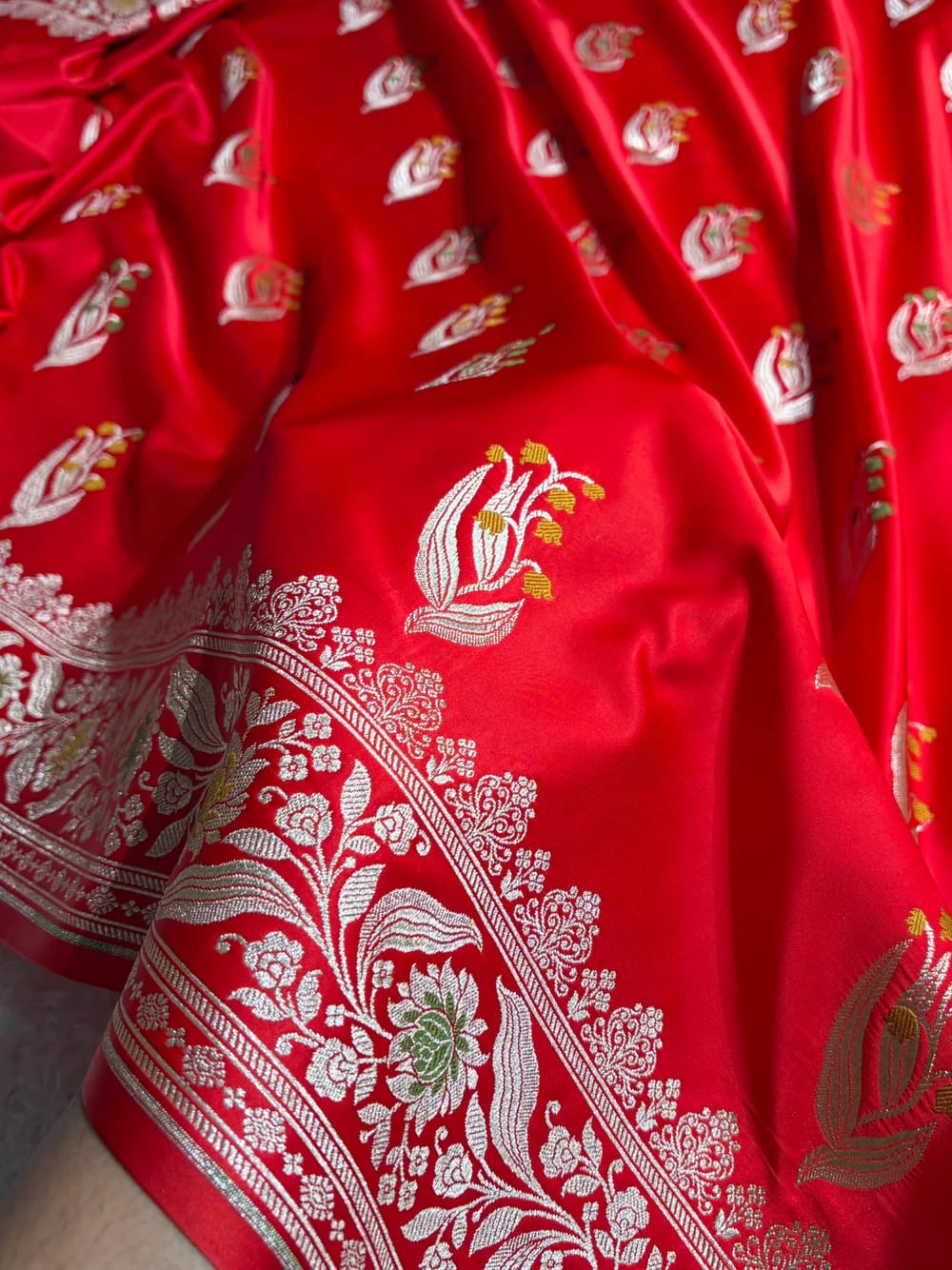 Bridal Red Shade Handwoven Kataan Mashru Silk Tilfi Meena