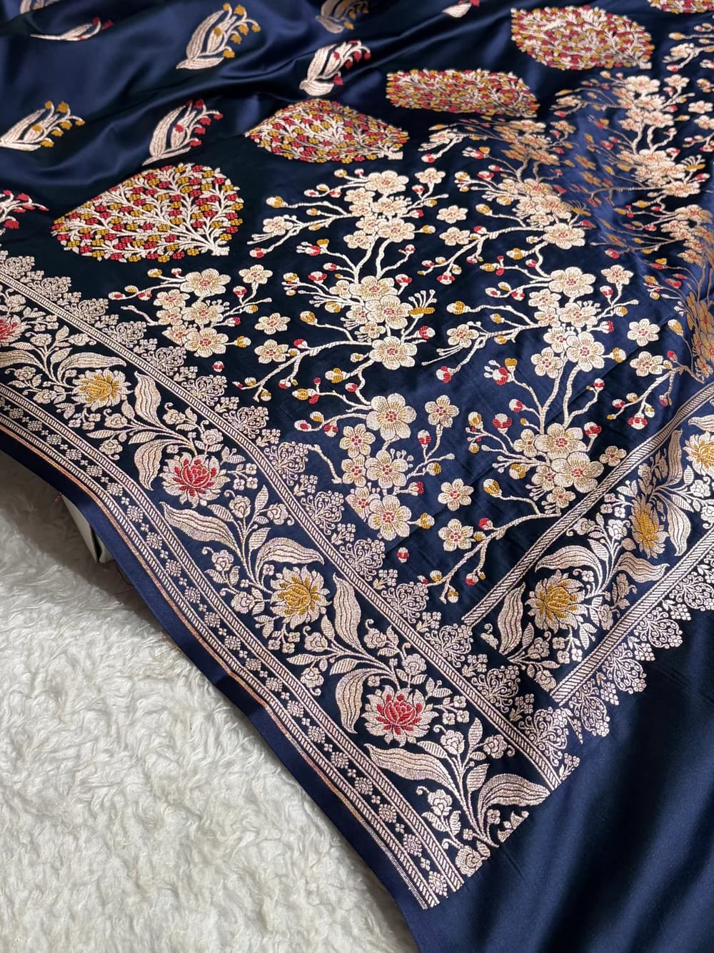 Navy Blue Shade Handwoven Kataan Mashru Silk Tilfi Meena