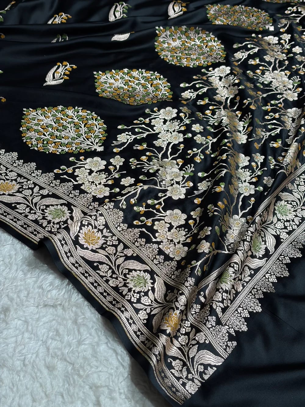 Black Shade Handwoven Kataan Mashru Silk Tilfi Meena