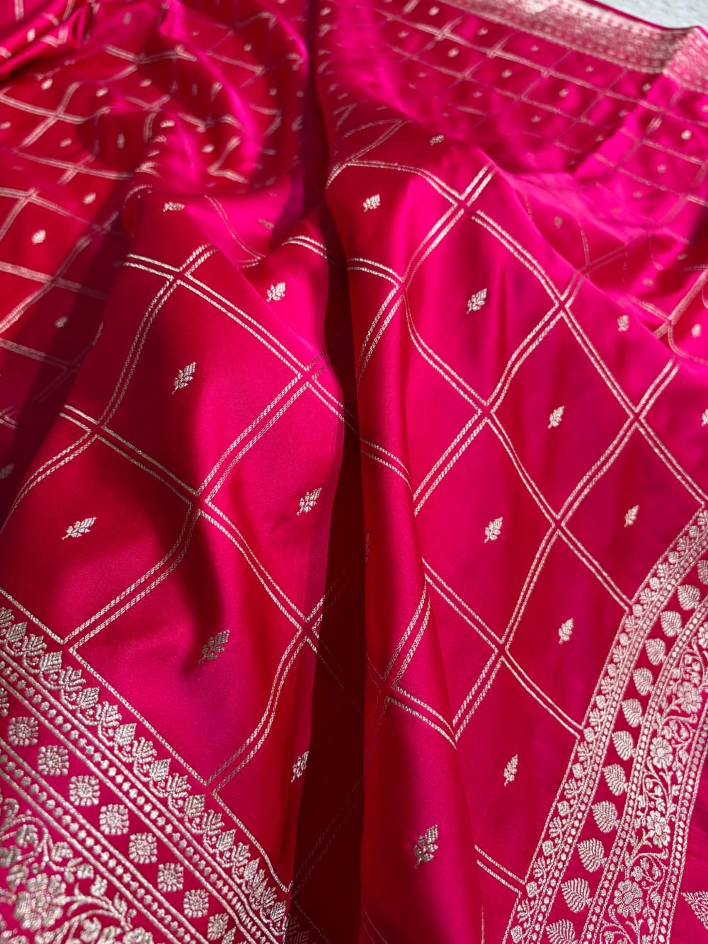 Rani Pink Shade Handwoven Kataan Mashru Silk Saree