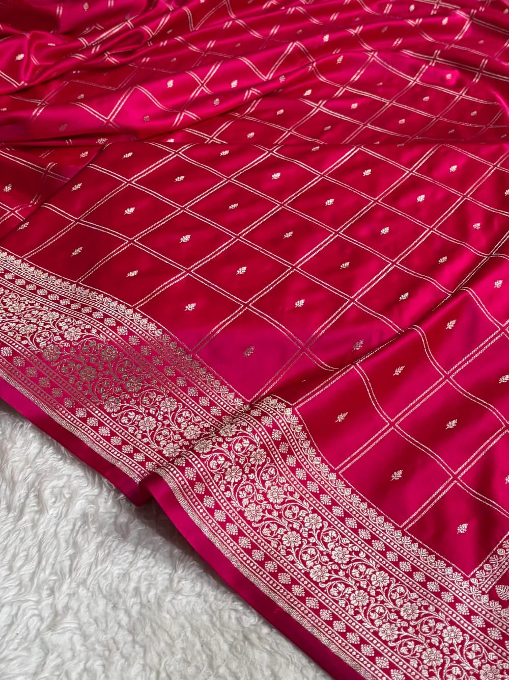Rani Pink Shade Handwoven Kataan Mashru Silk Saree