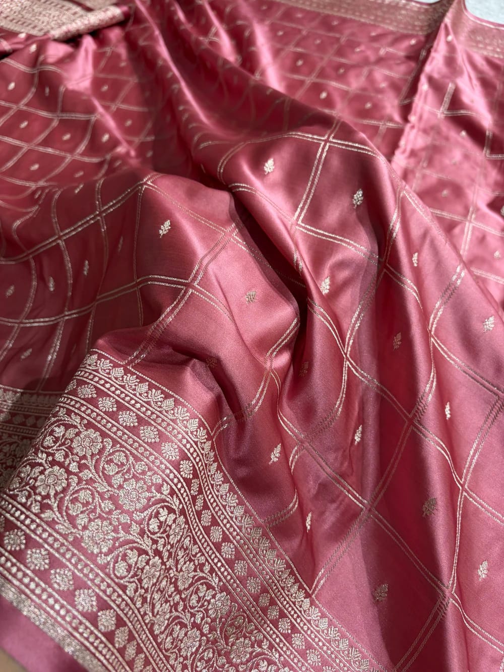 Mauve Pink Shade Handwoven Kataan Mashru Silk Saree