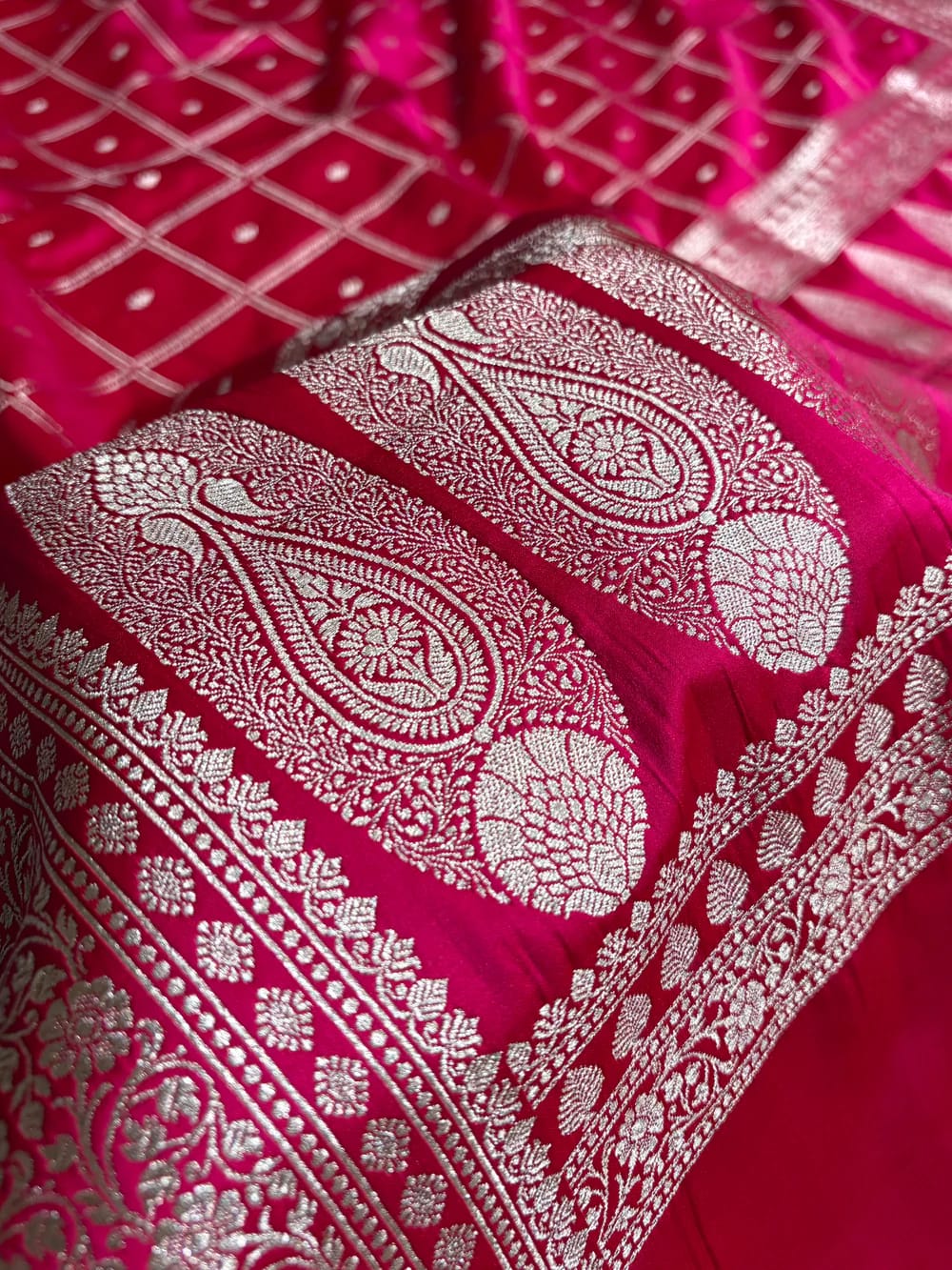 Rani Pink Shade Handwoven Kataan Mashru Silk Saree