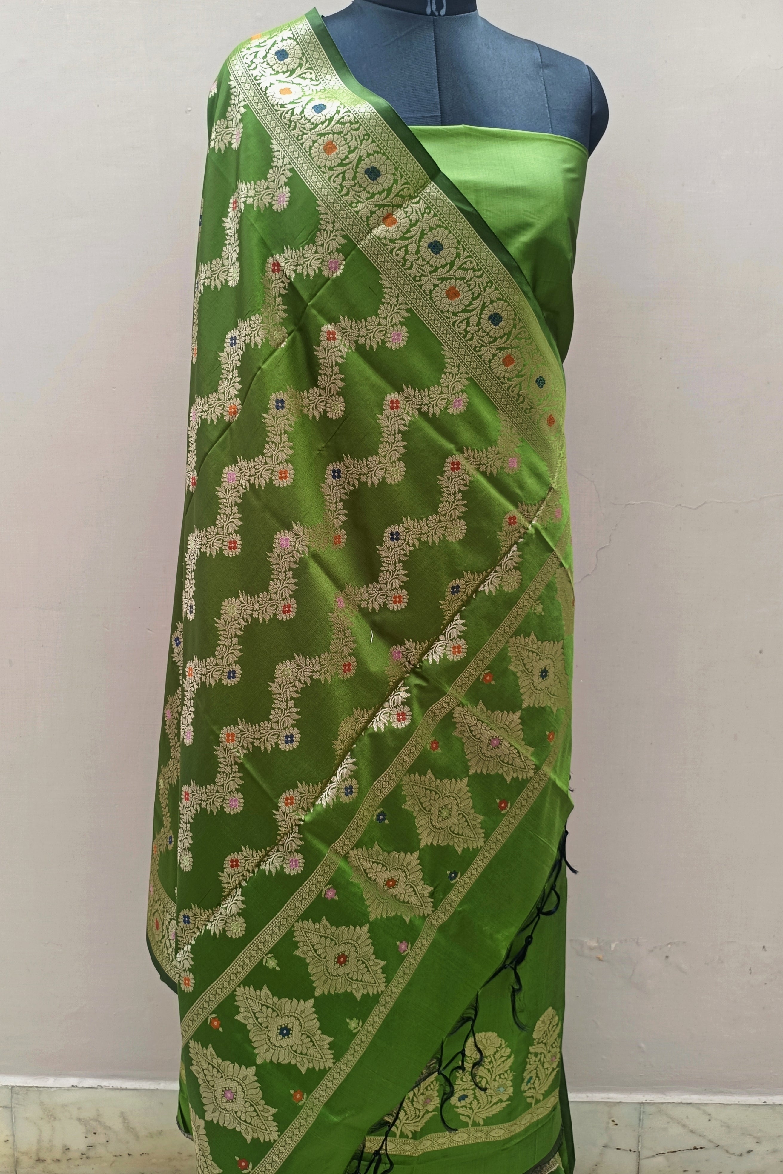 Mehendi Green Shade Pure Banarasi Silk Suit Set