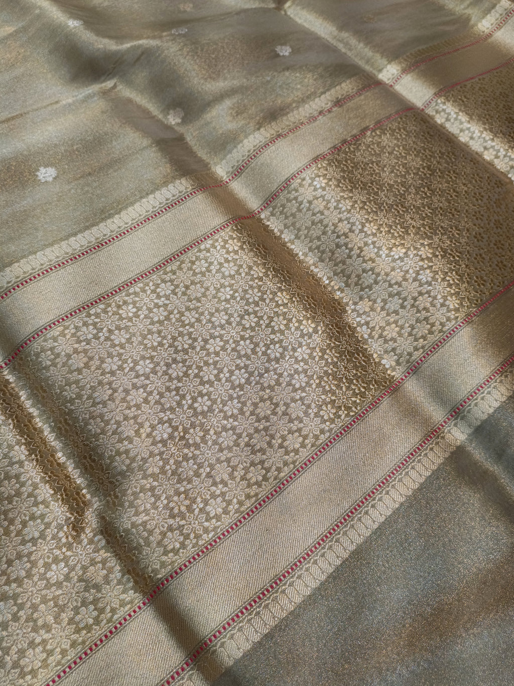 Ivory Shade Handwoven Kataan Ektara Tissue Banarasi