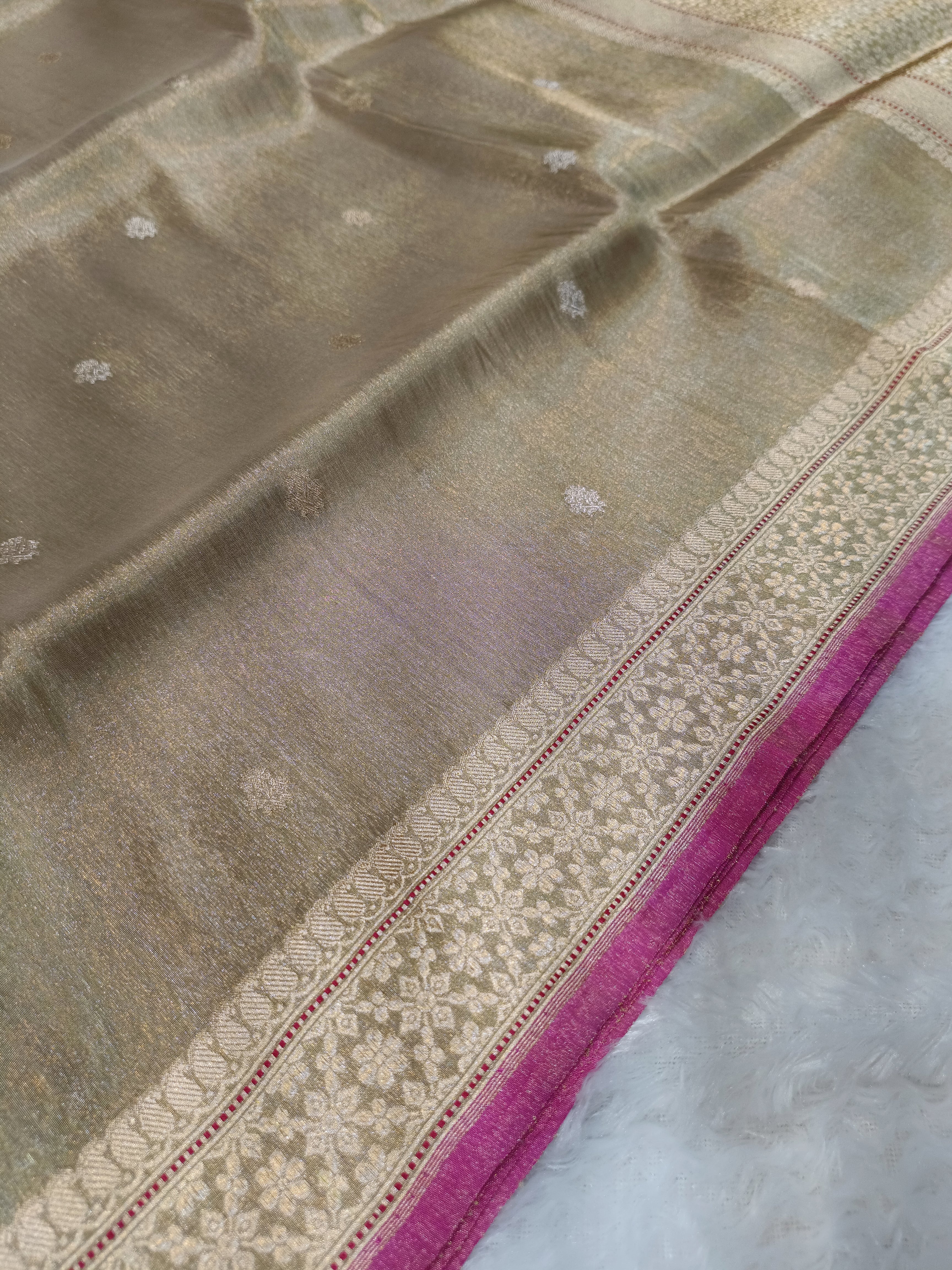Ivory Shade Handwoven Kataan Ektara Tissue Banarasi
