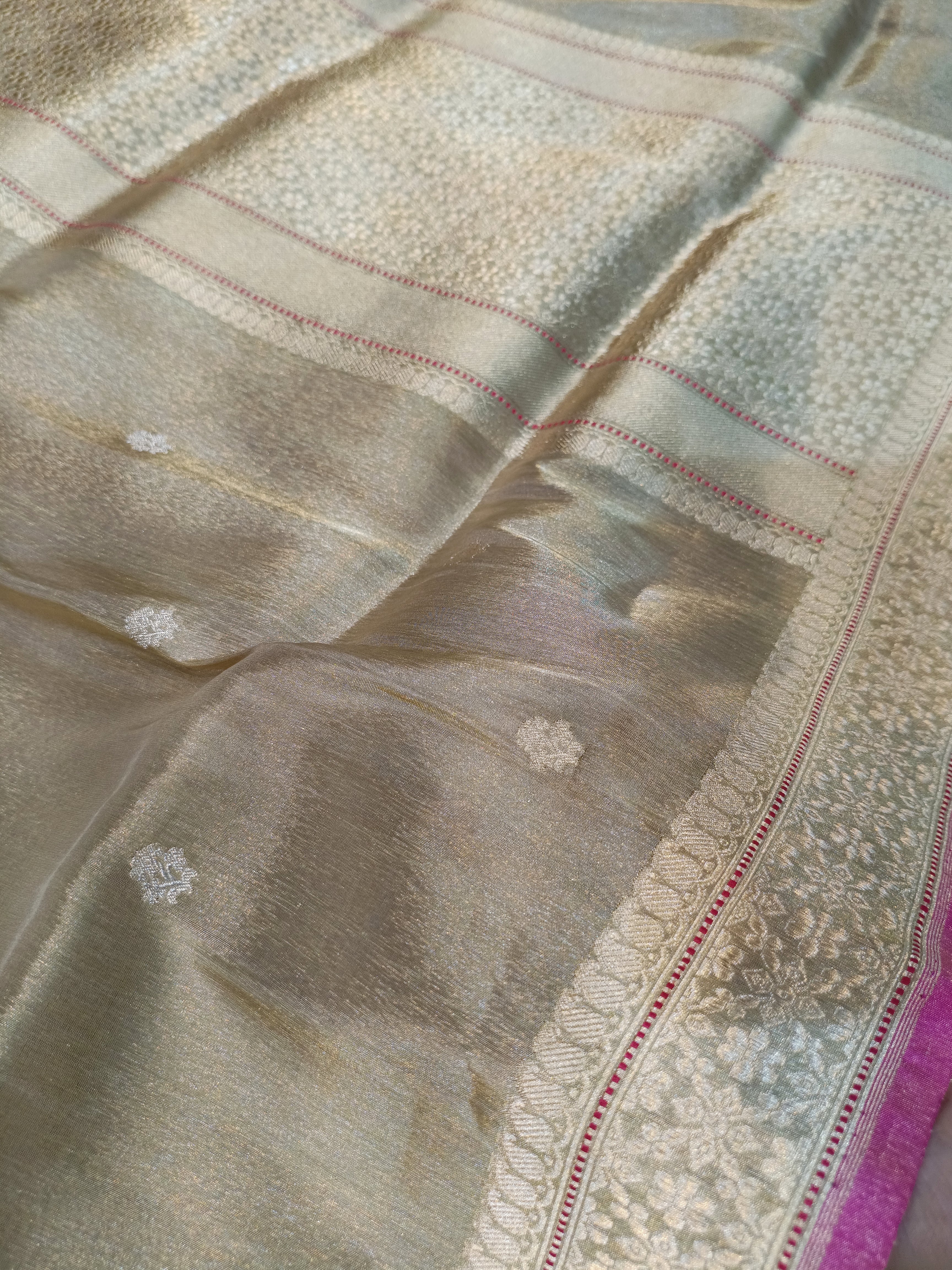 Ivory Shade Handwoven Kataan Ektara Tissue Banarasi