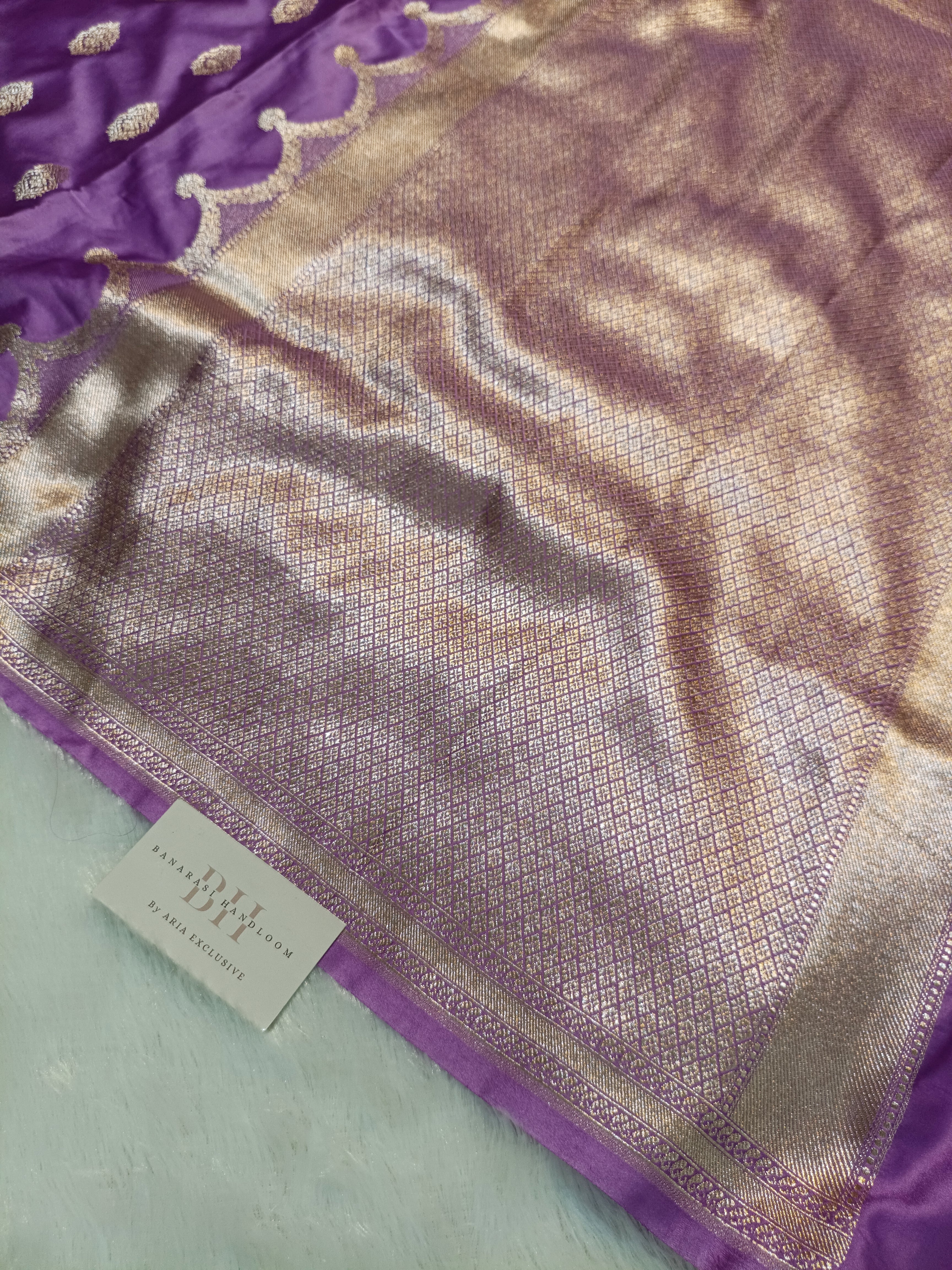 Levendar Shade Handwoven Kataan Mashru Silk Saree