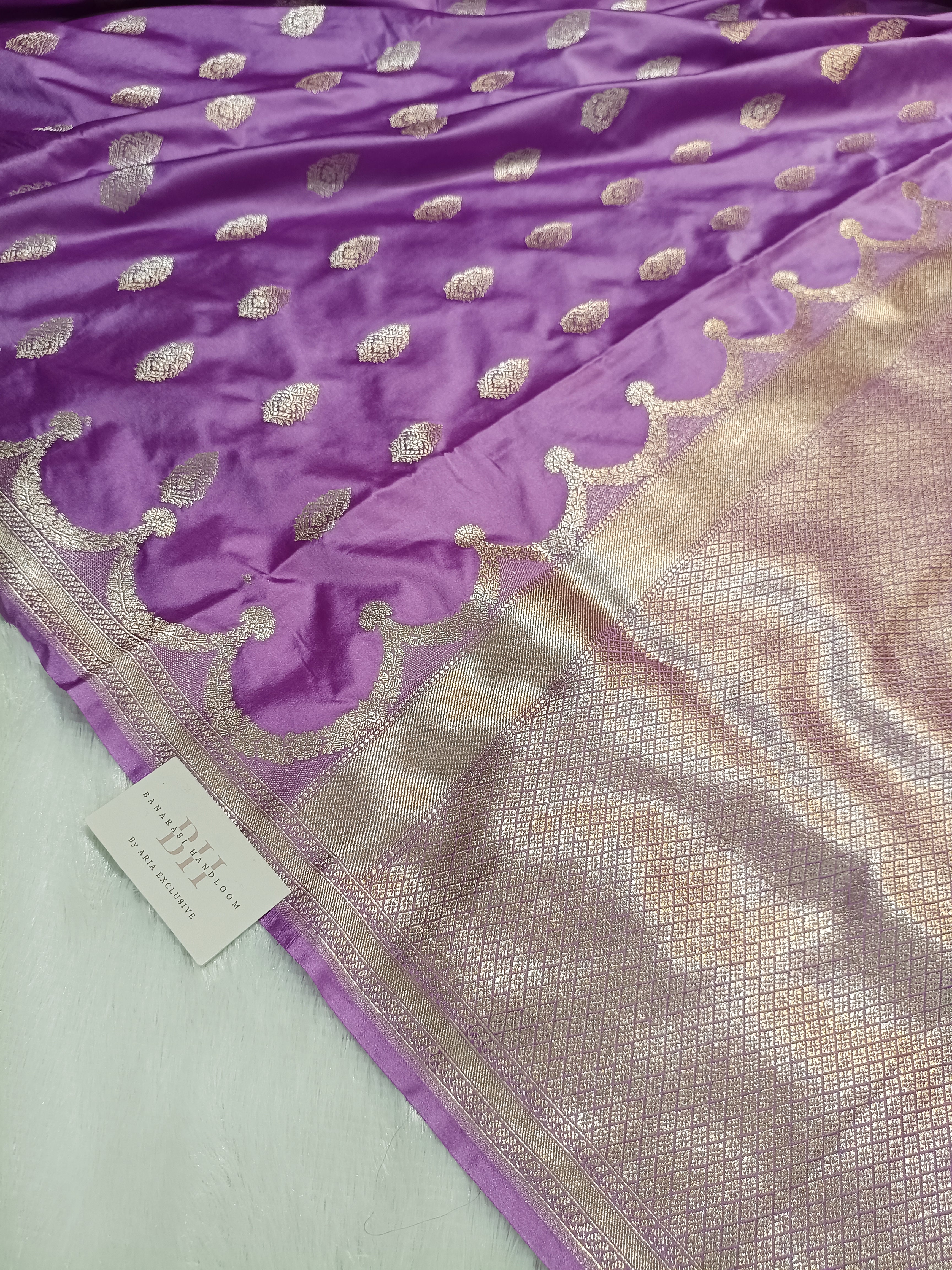 Levendar Shade Handwoven Kataan Mashru Silk Saree