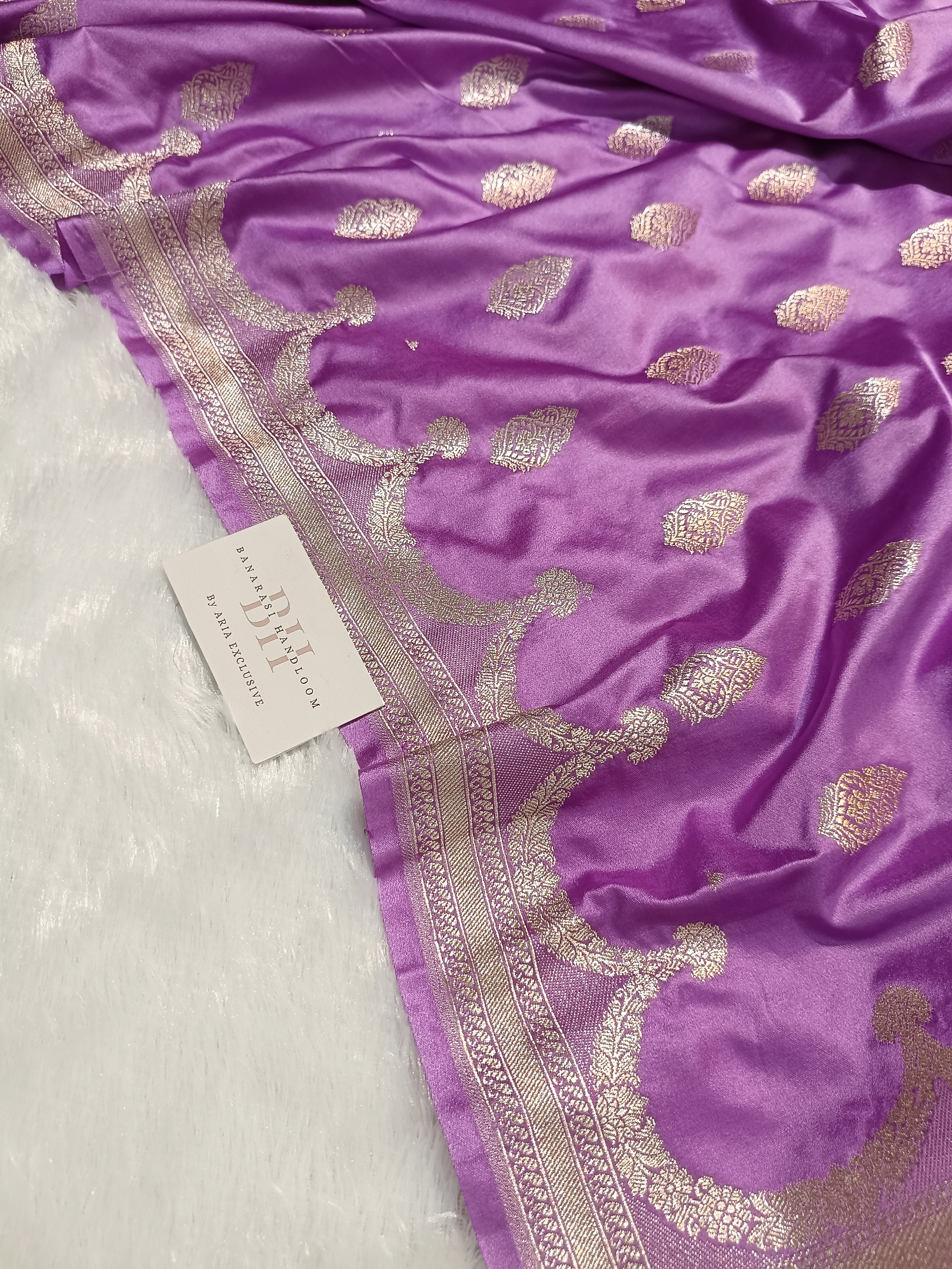Levendar Shade Handwoven Kataan Mashru Silk Saree