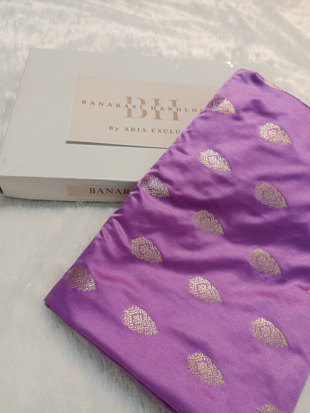 Levendar Shade Handwoven Kataan Mashru Silk Saree