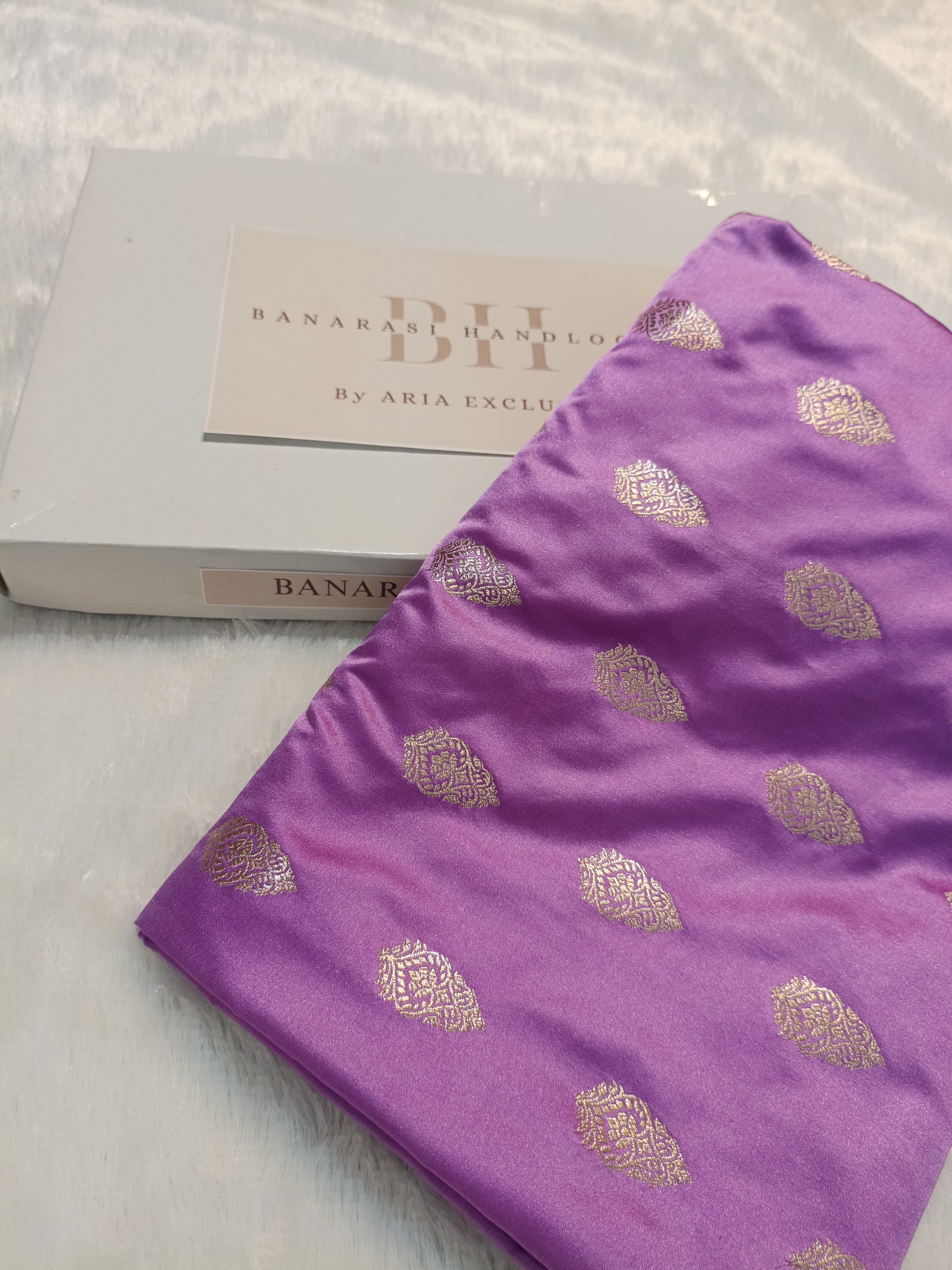 Levendar Shade Handwoven Kataan Mashru Silk Saree