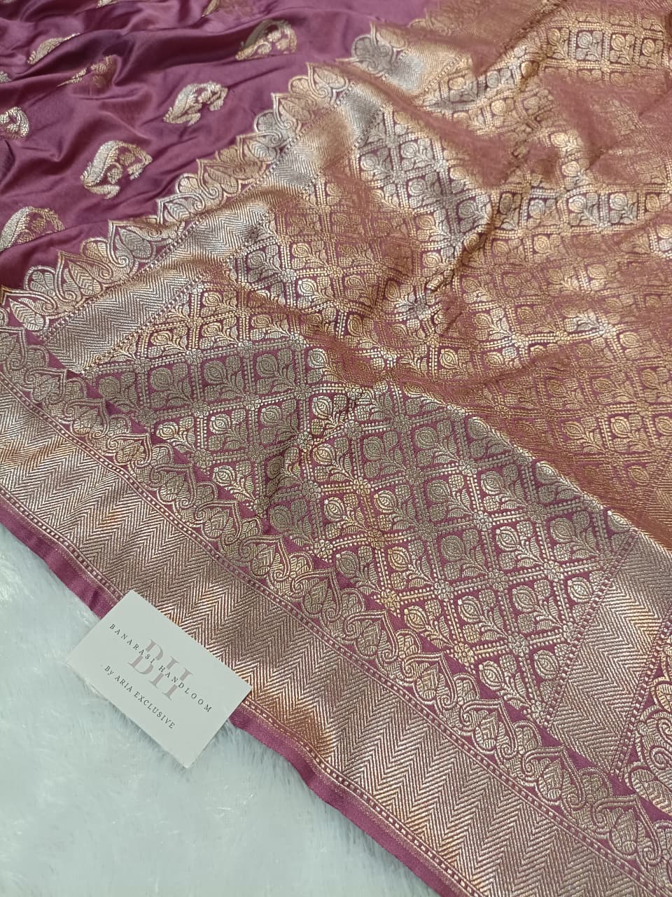Mauve Pink Shade Handwoven Kataan Mashru Silk Saree