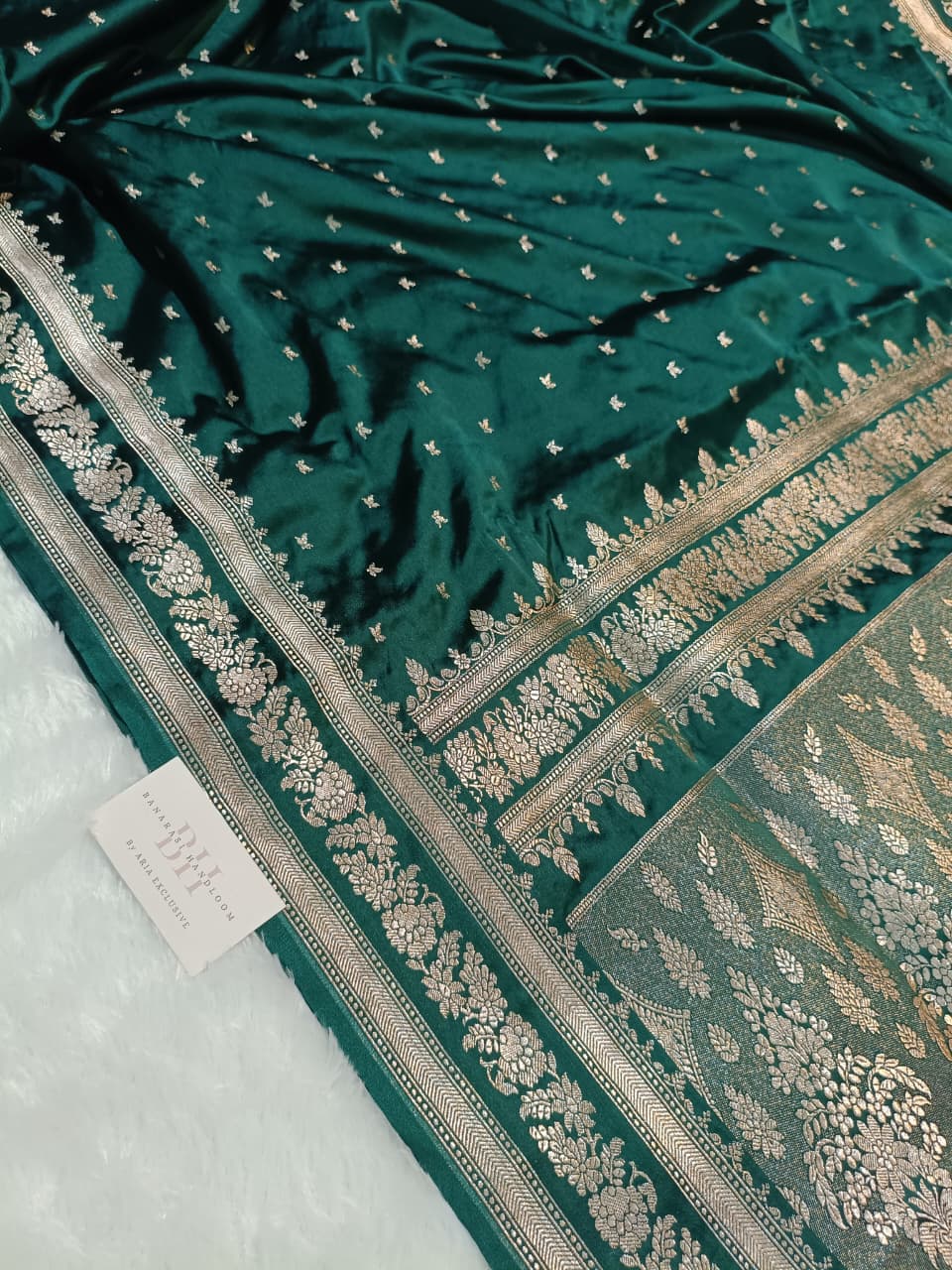 Deep Green Handwoven Kataan Mashru Silk Saree