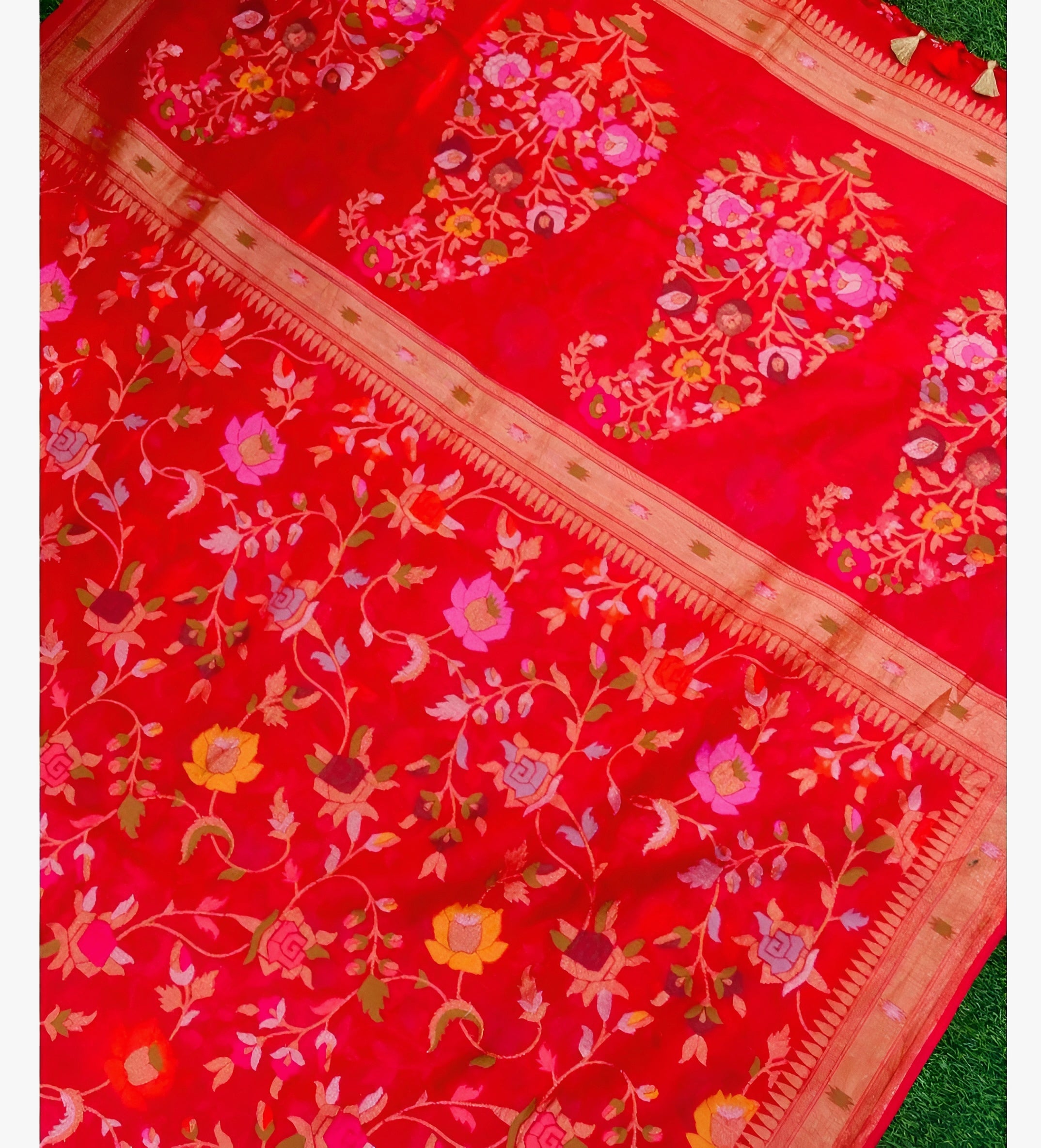 Bridal Red Shade Handwoven Muslin Kora Ektara Jamdani Saree