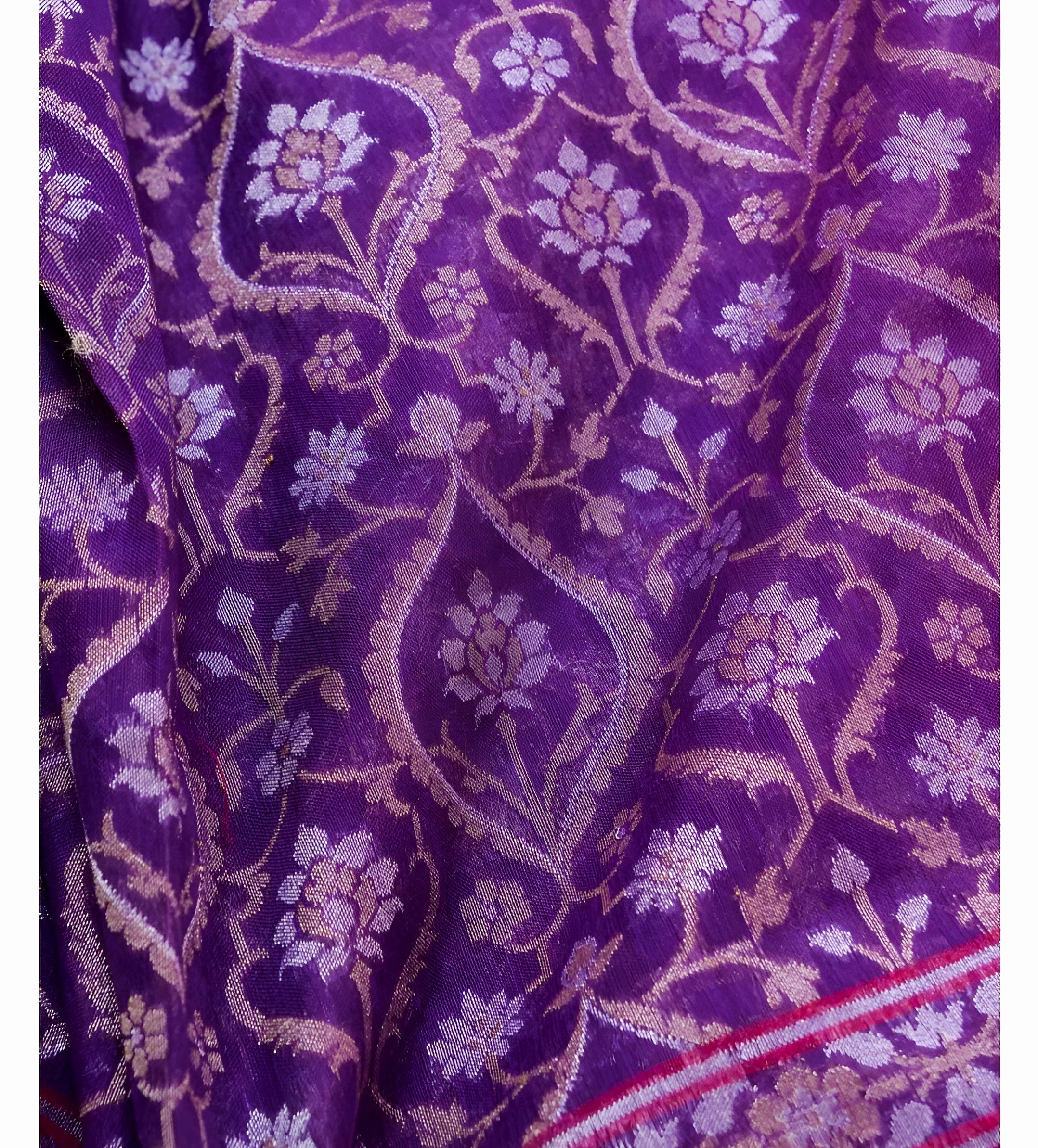 Purple Shade Handwoven Muslin Kora Ektara Jamdani Saree