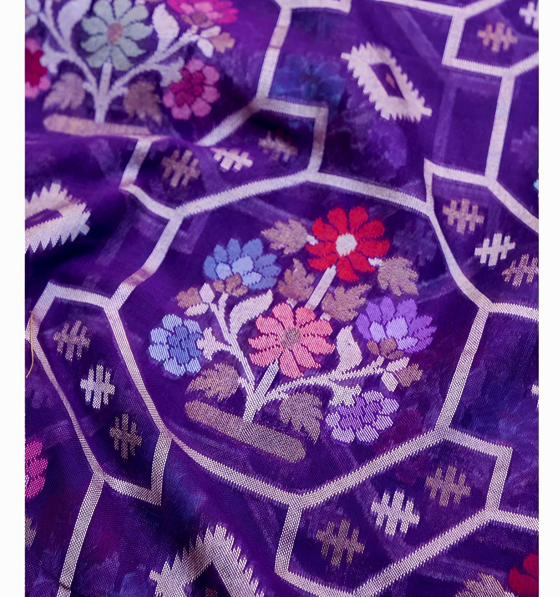Purple Shade Handwoven Muslin Kora Ektara Jamdani Saree