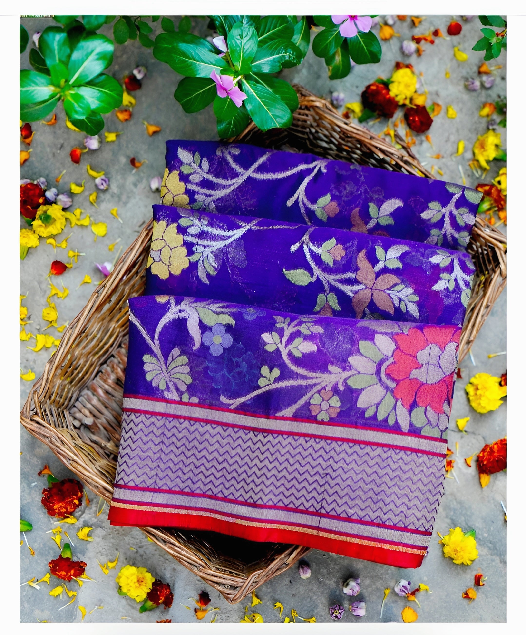 Blue Shade Handwoven Muslin Kora Ektara Jamdani Saree
