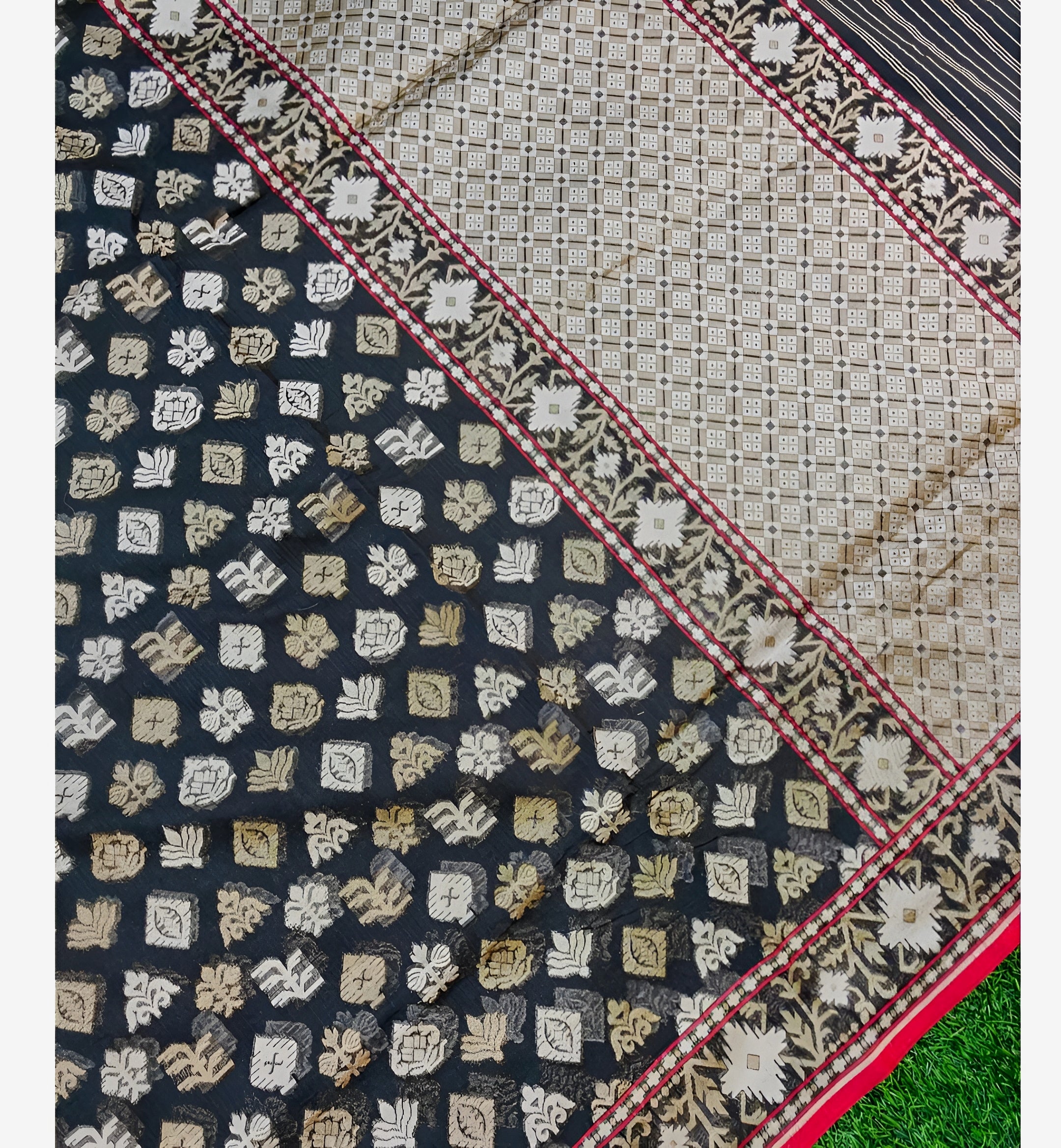 Black Shade Handwoven Ektara Kora Jamdani Saree