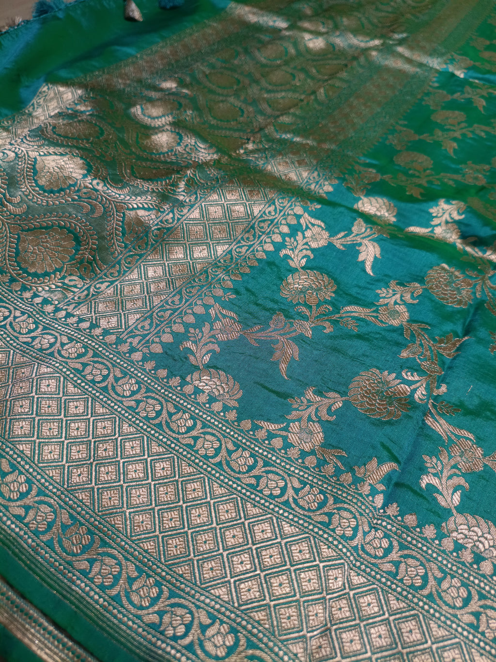 Sea Green Shade Handwoven Kataan Silk Dupatta