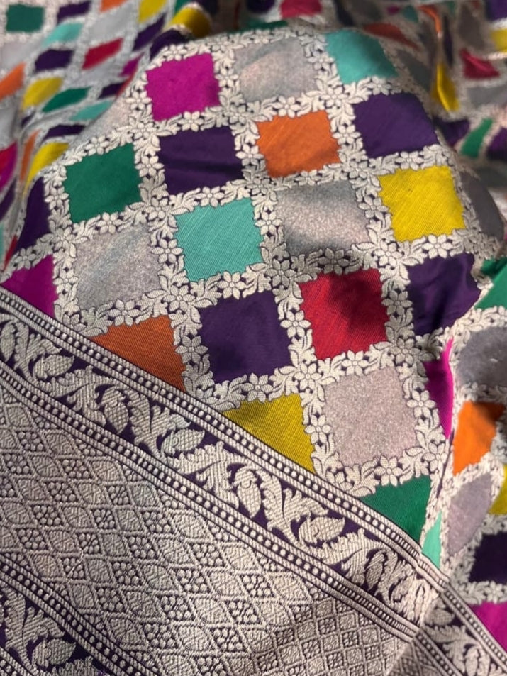 (Pre-Order) Black Shade Handwoven Pure Kataan Silk Rangkaat Banarasi