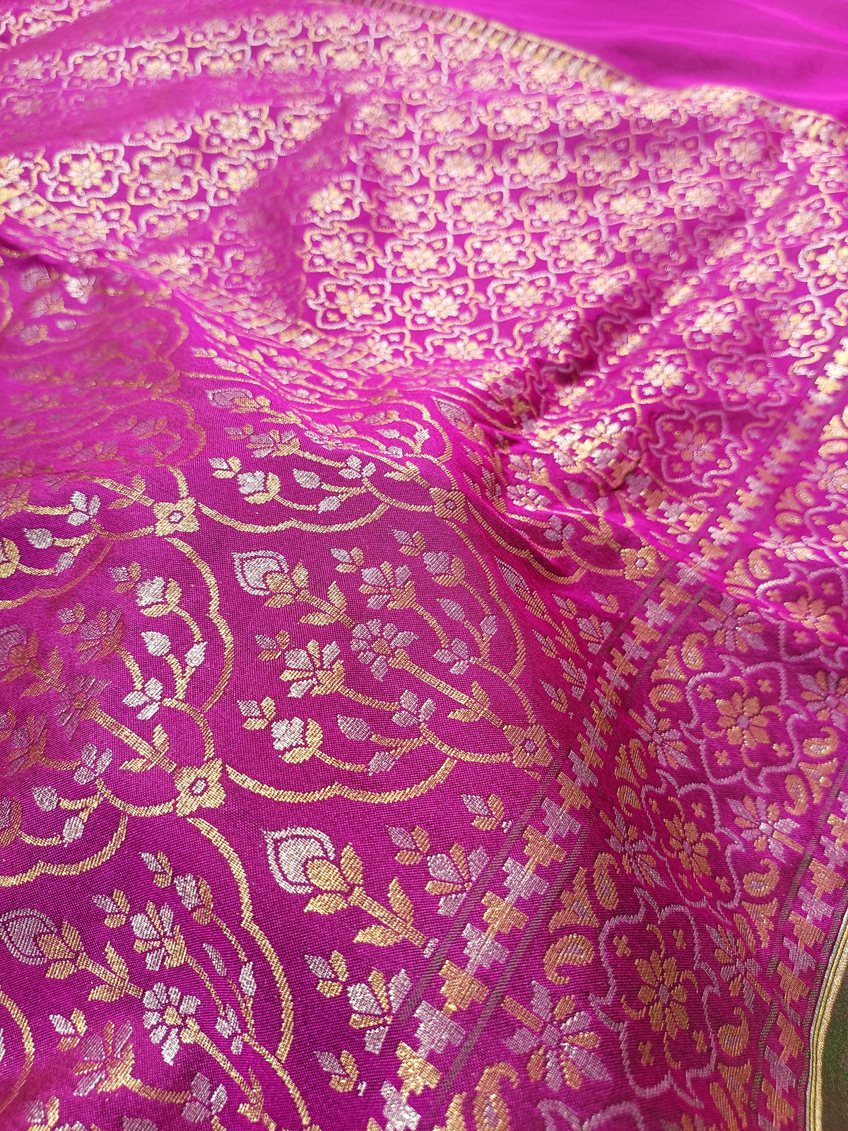 Purple Shade Handwoven Kataan Ektara Jamdani Saree