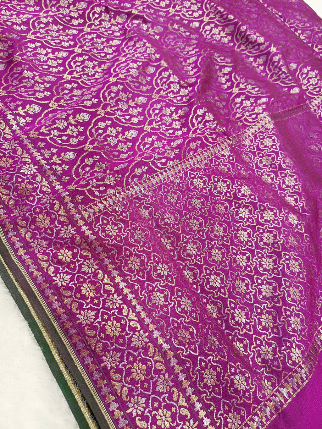 Purple Shade Handwoven Kataan Ektara Jamdani Saree