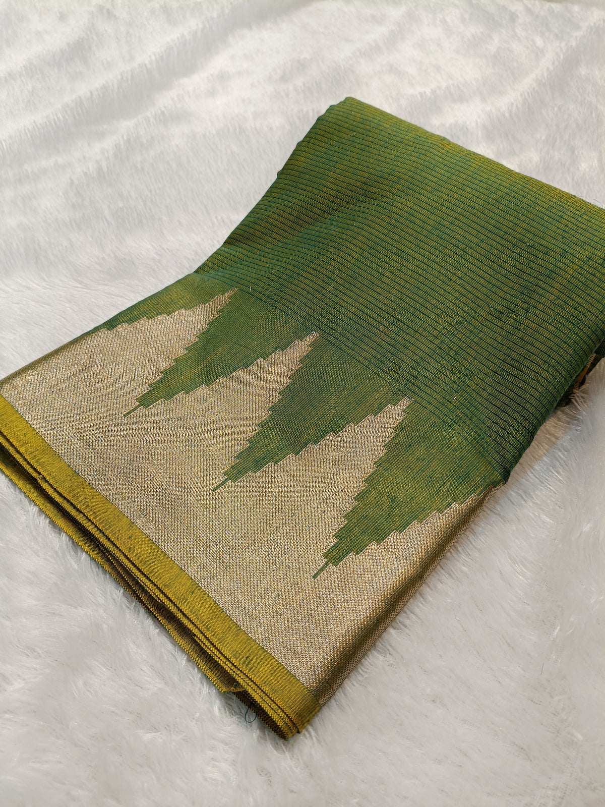 Green Shade Soft Silk Checked Banarasi