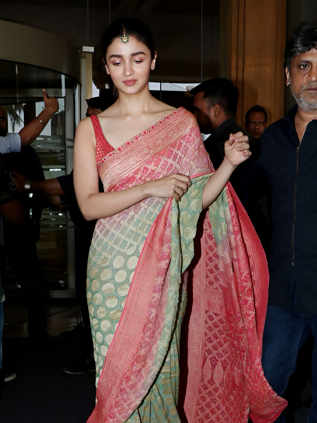 Alia Bhatt Ma'am Inspired Handwoven Khaddi Chiffon Bandhani Bandhej