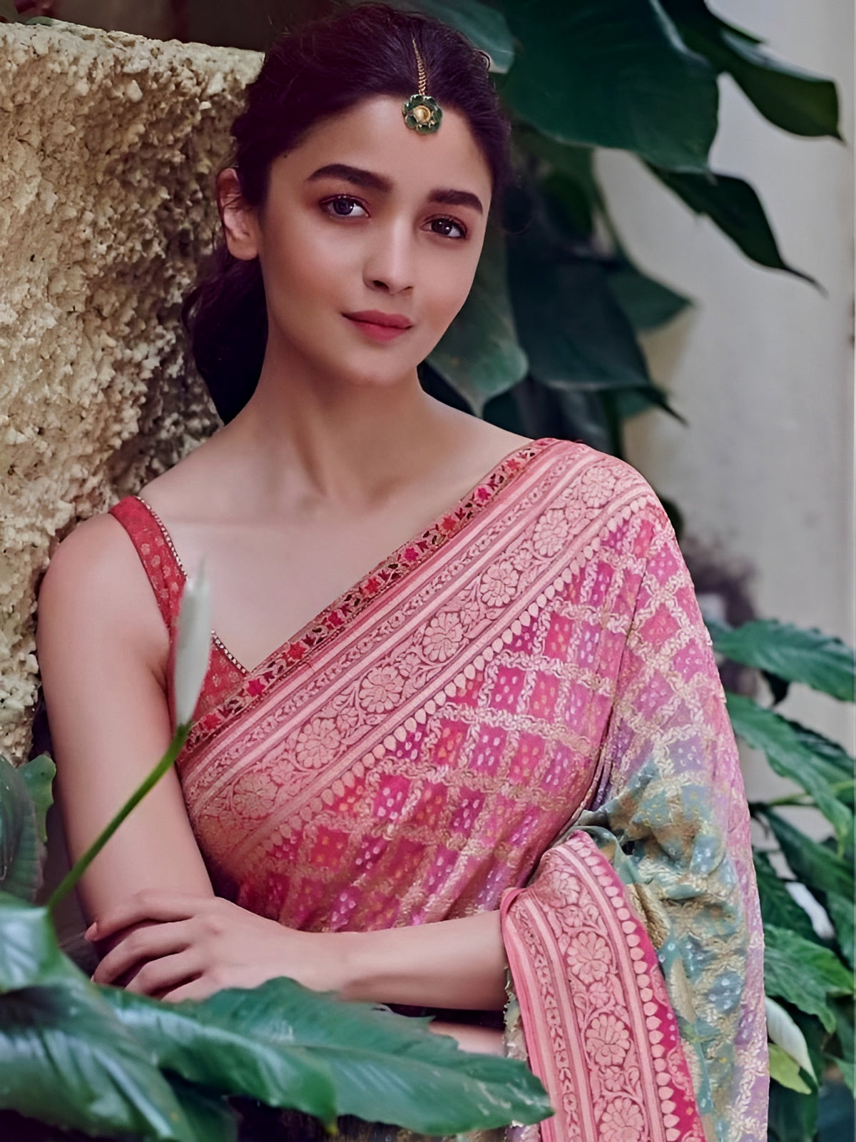 Alia Bhatt Ma'am Inspired Handwoven Khaddi Chiffon Bandhani Bandhej