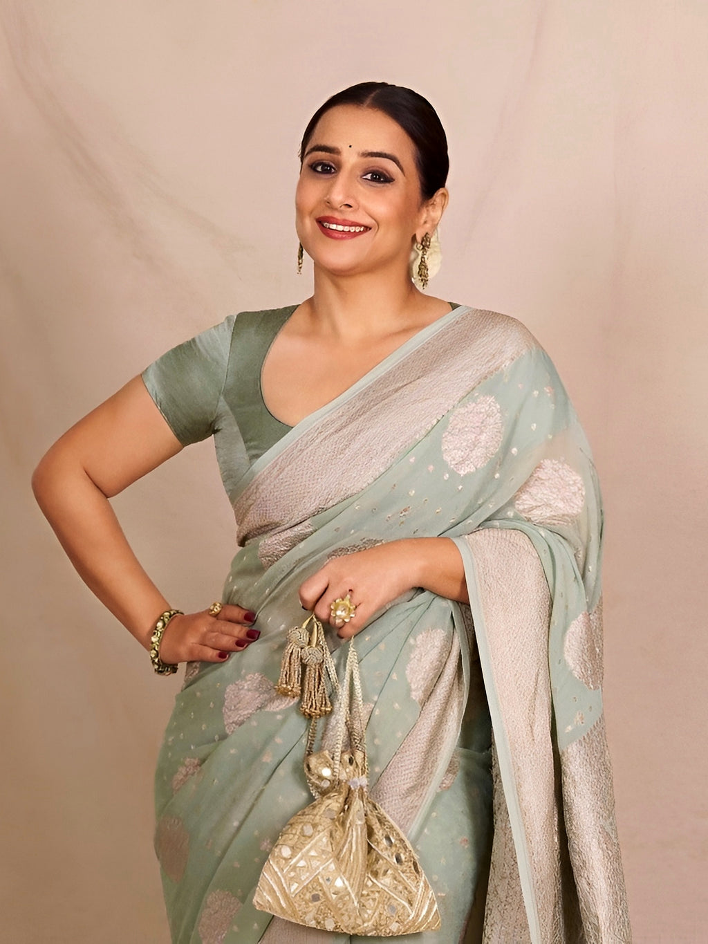 Vidya Balan Ma'am Inspired Handwoven Khaddi Chiffon Georgette Saree