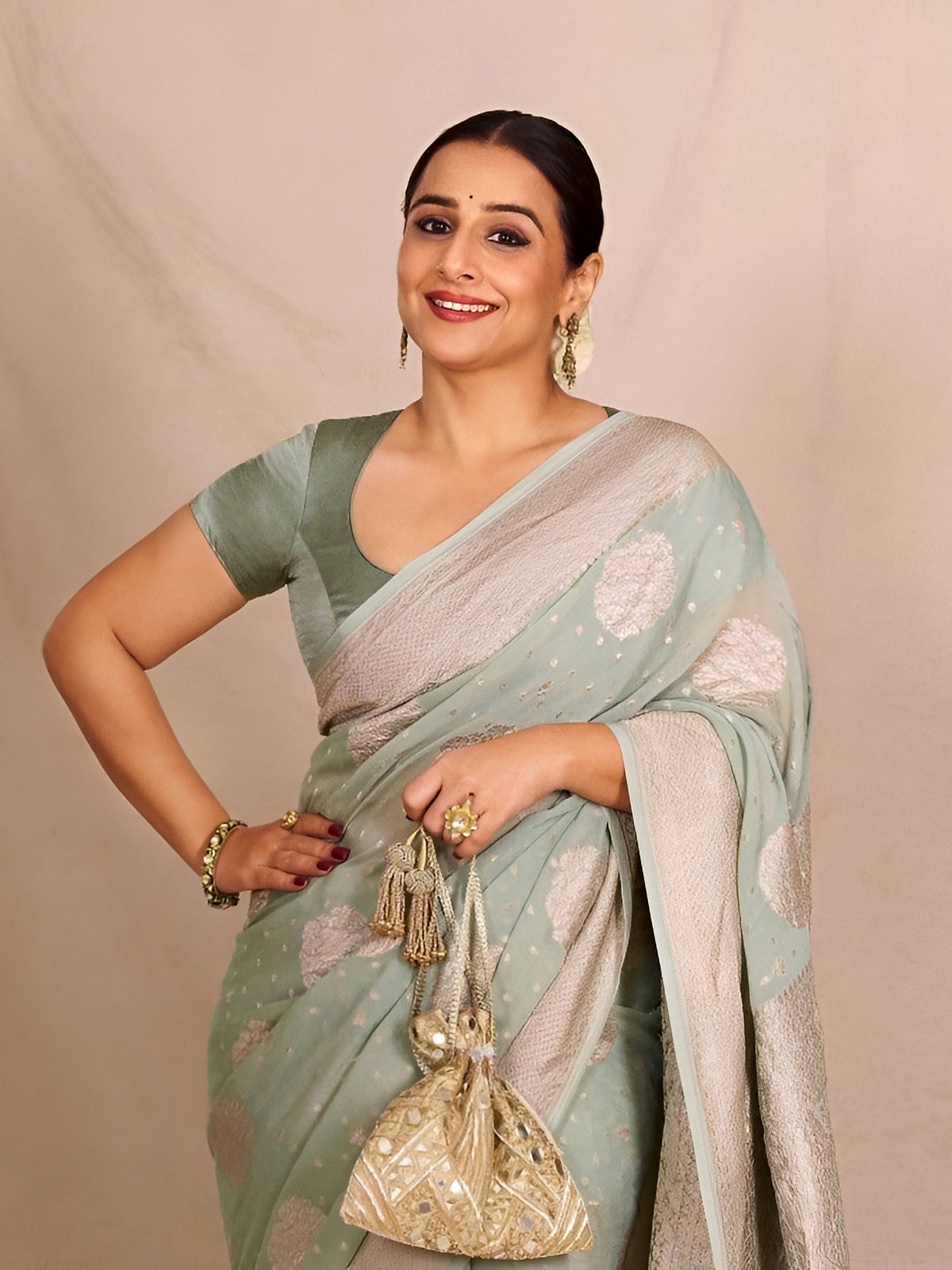 Vidya Balan Ma'am Inspired Handwoven Khaddi Chiffon Georgette Saree
